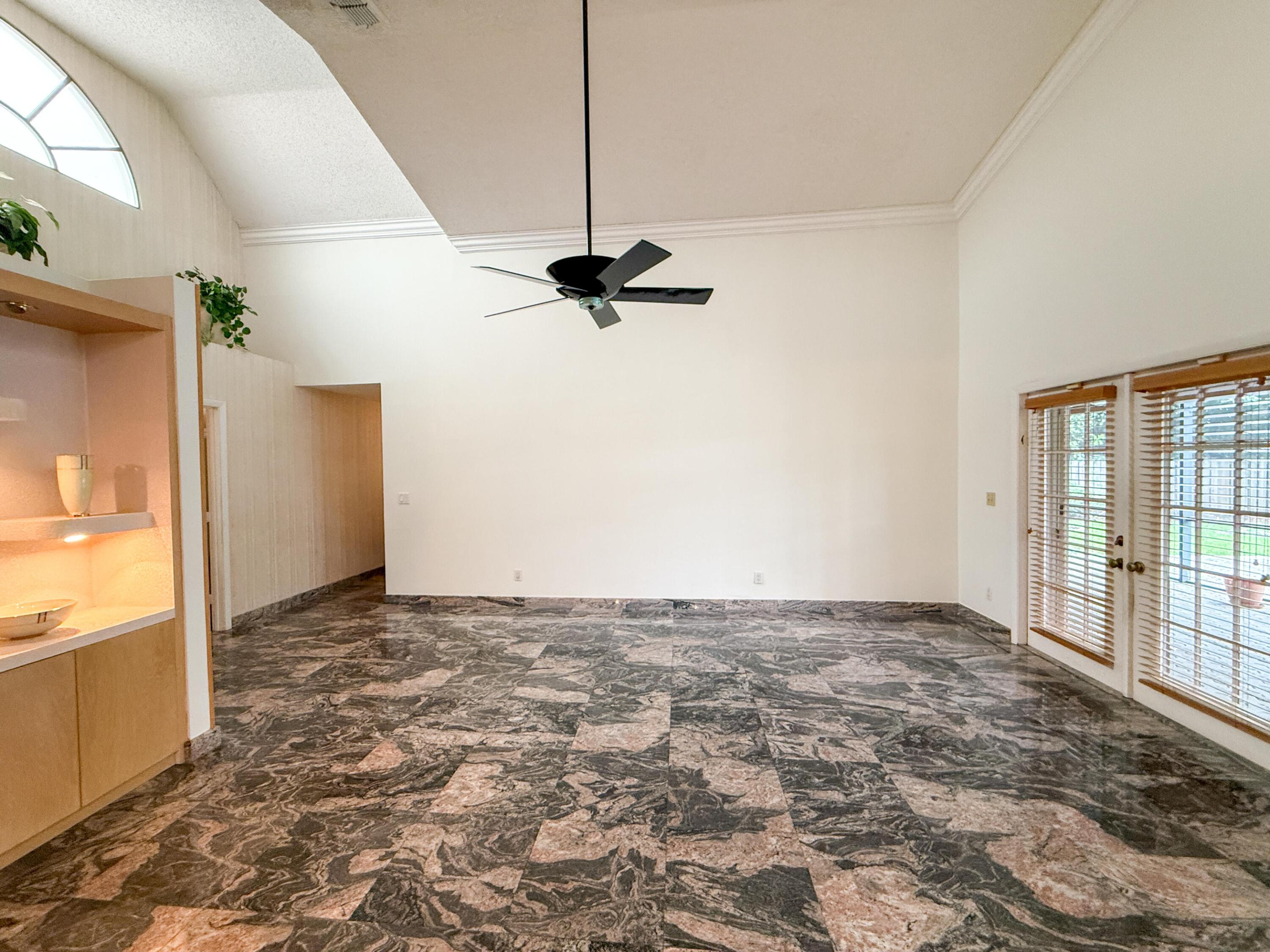 3104 Peachtree Circle