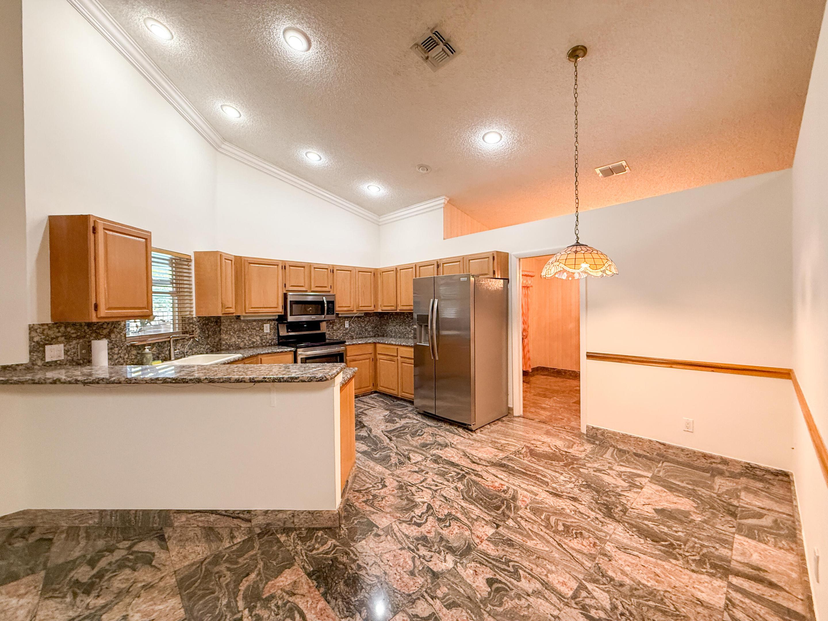 3104 Peachtree Circle