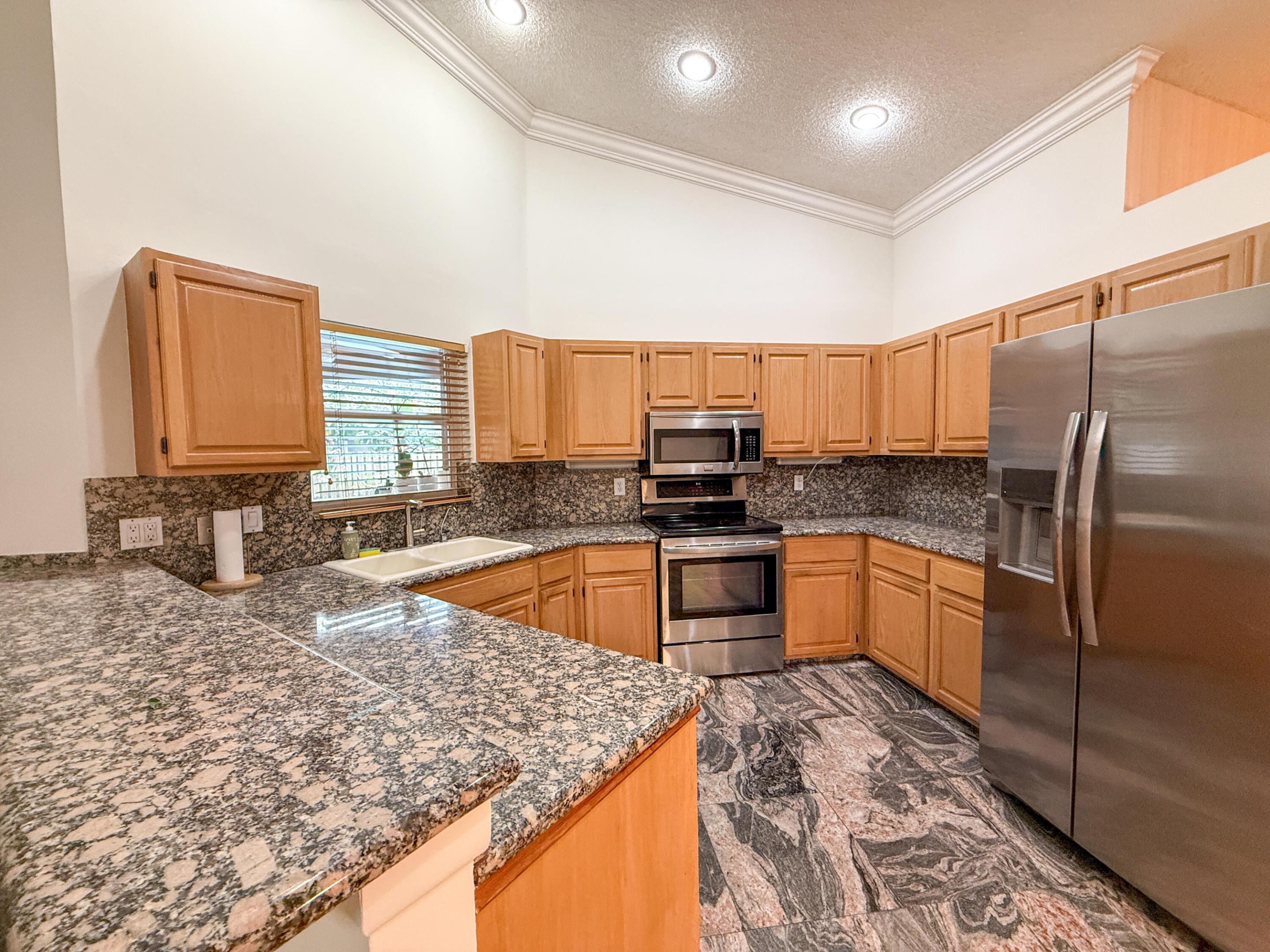 3104 Peachtree Circle