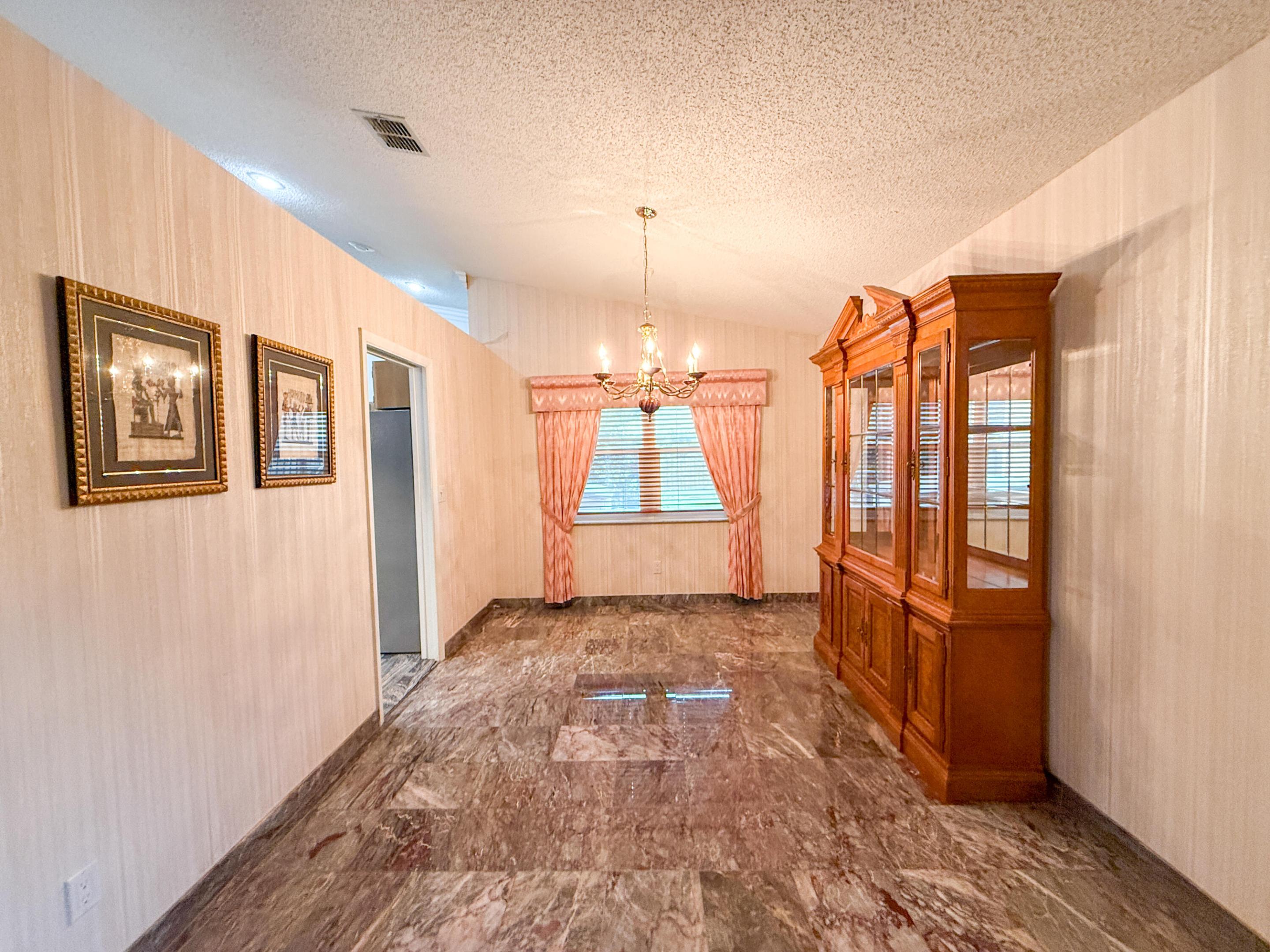 3104 Peachtree Circle