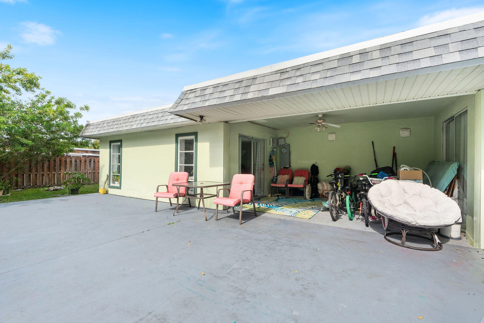 7815 NW 68th Terrace