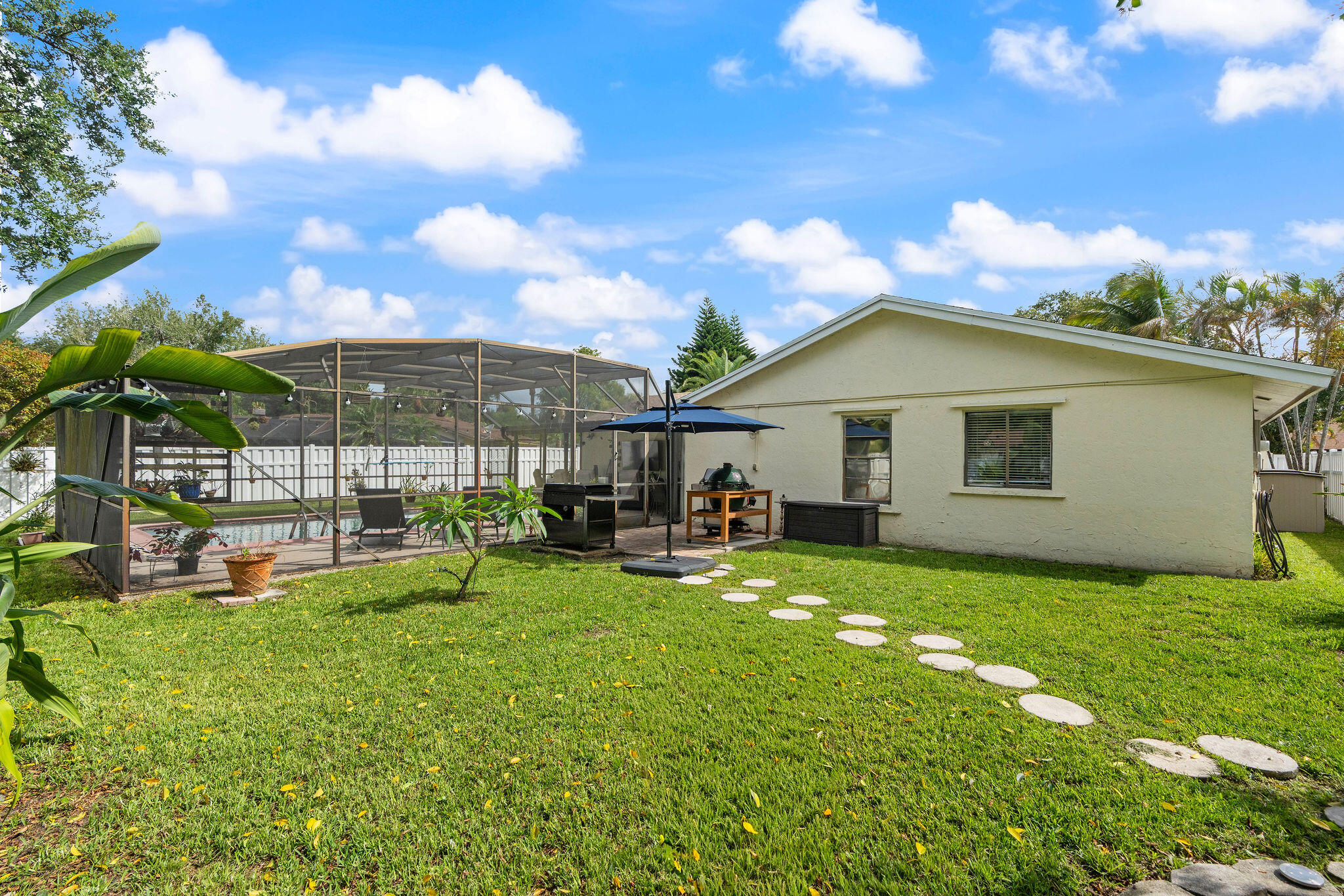4010 W Sailboat Drive