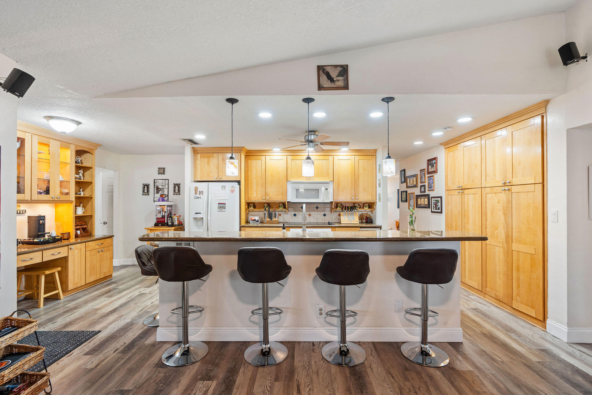 4010 W Sailboat Drive
