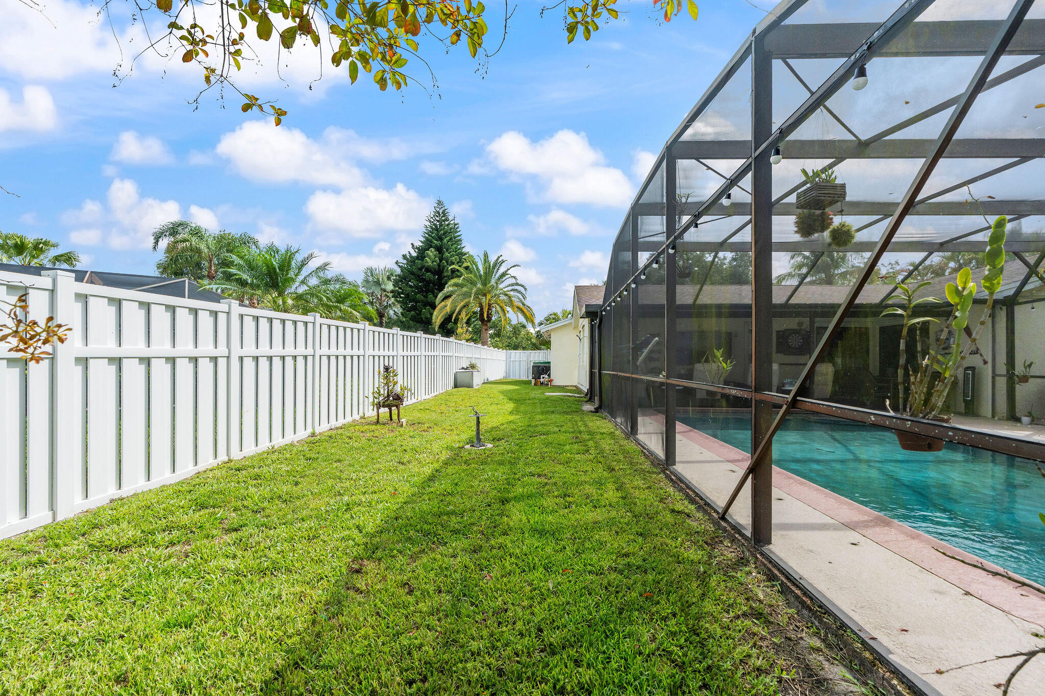 4010 W Sailboat Drive