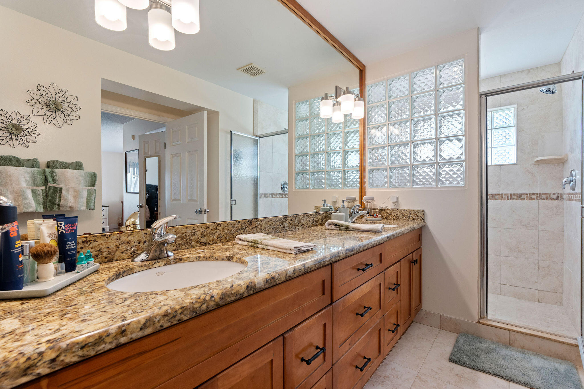 4010 W Sailboat Drive
