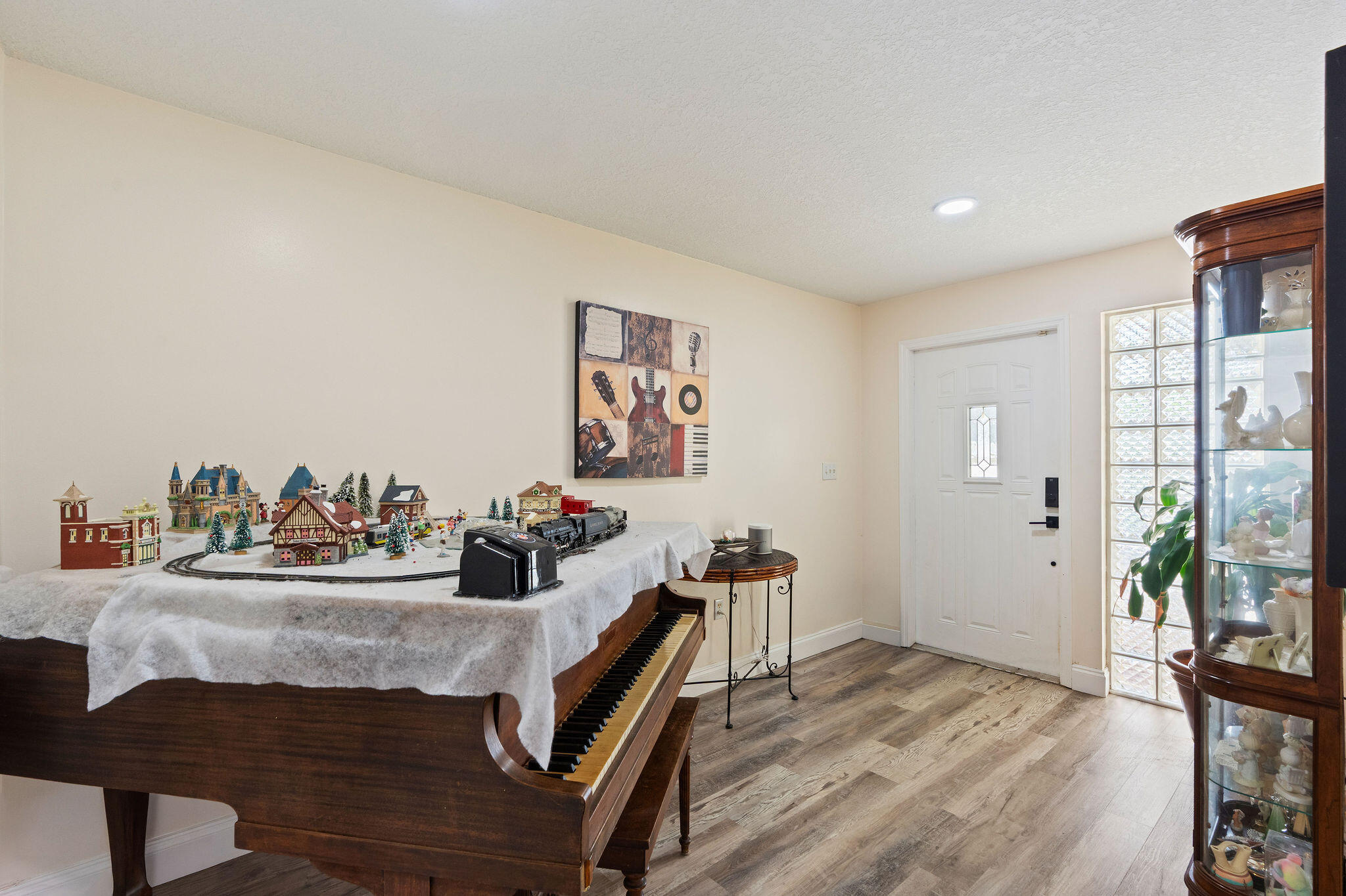 4010 W Sailboat Drive