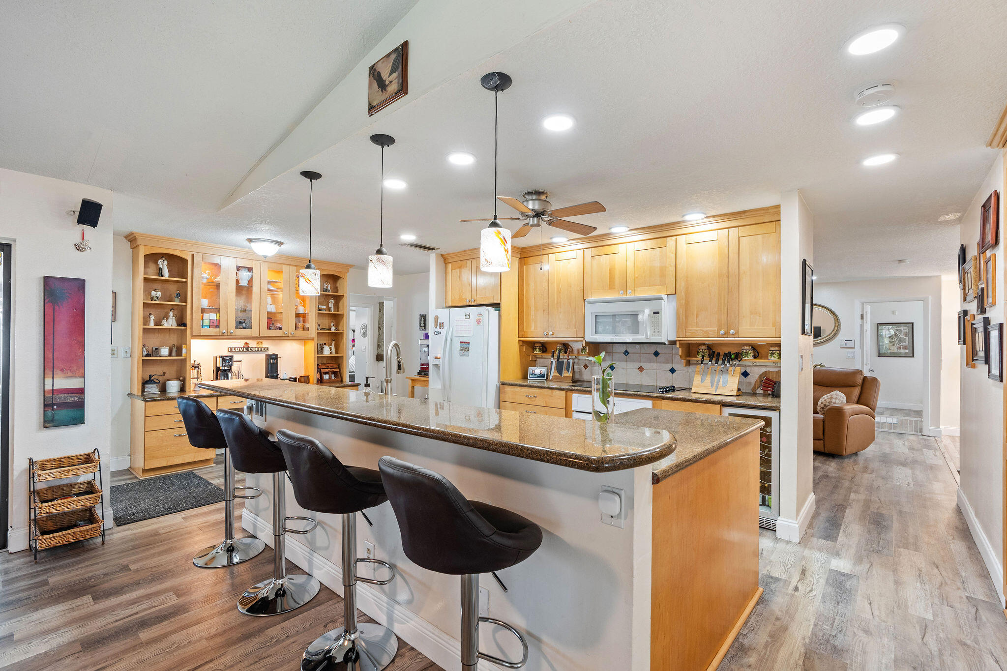 4010 W Sailboat Drive