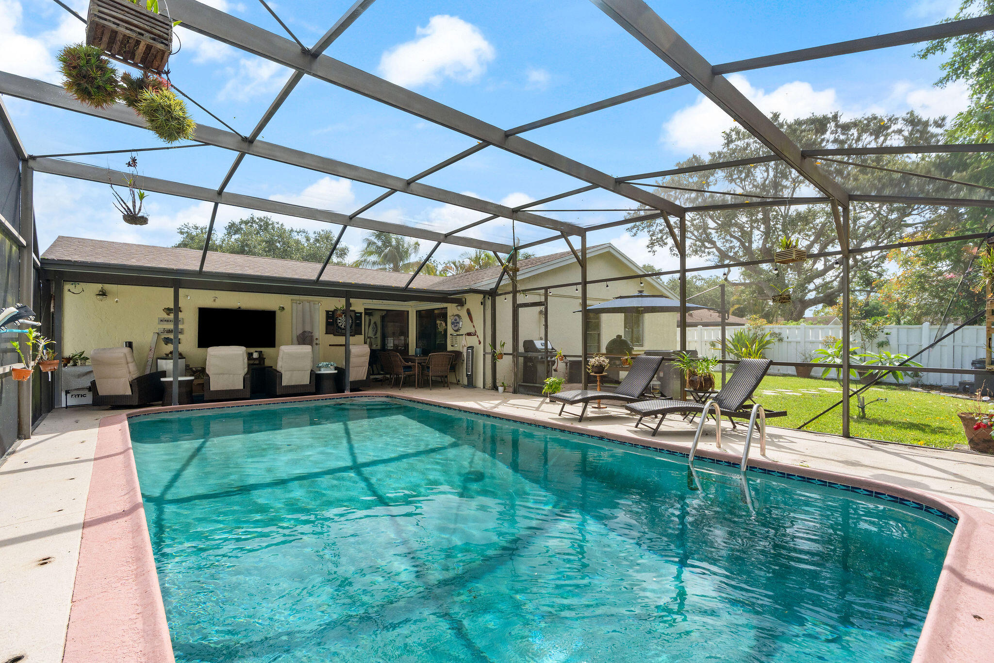 4010 W Sailboat Drive