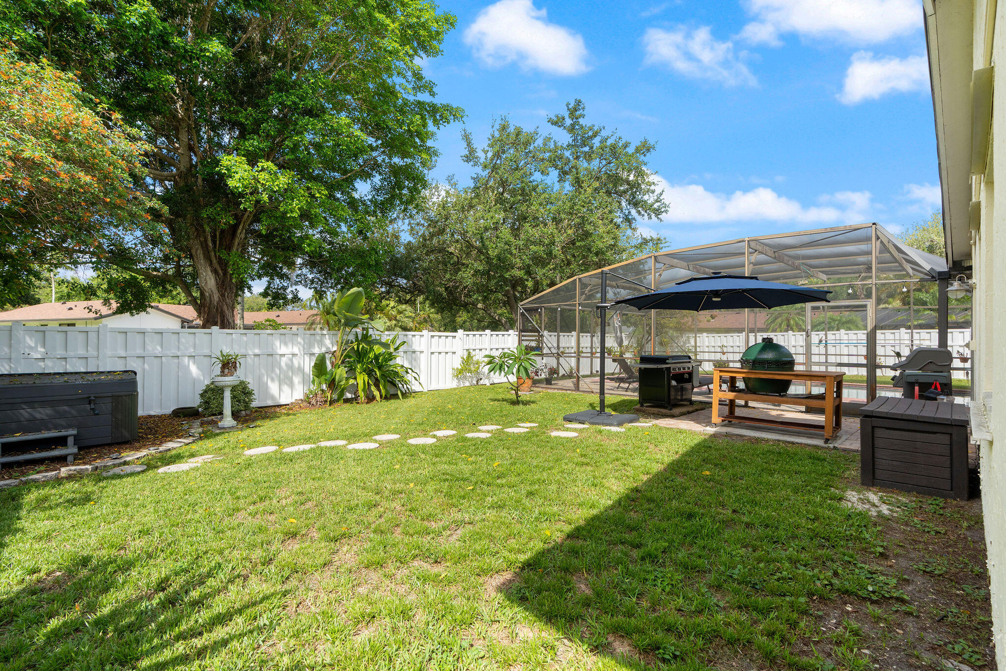 4010 W Sailboat Drive
