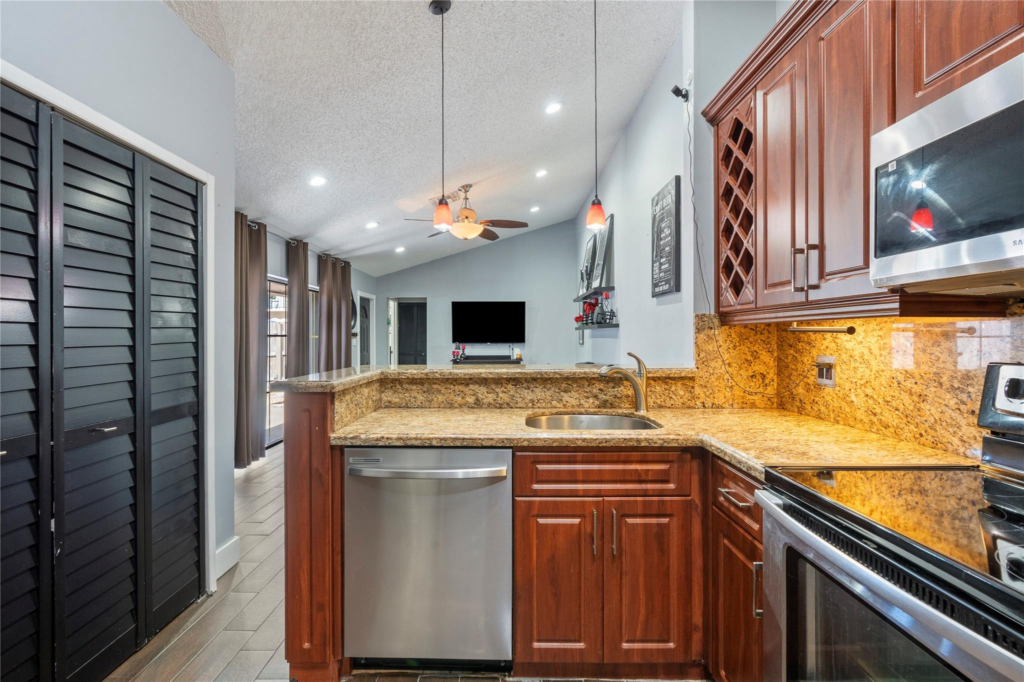 151 NW 115TH Avenue 405