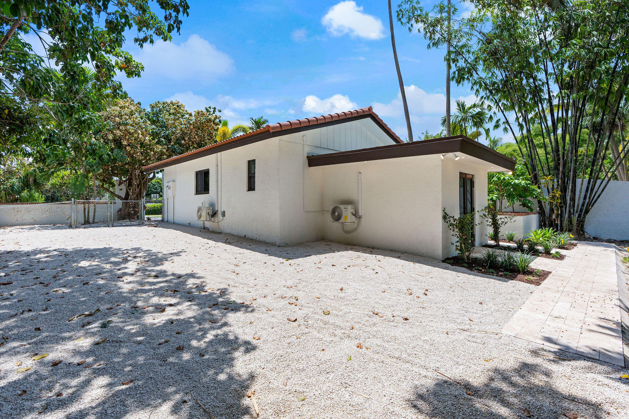 11851 NW 7TH Street