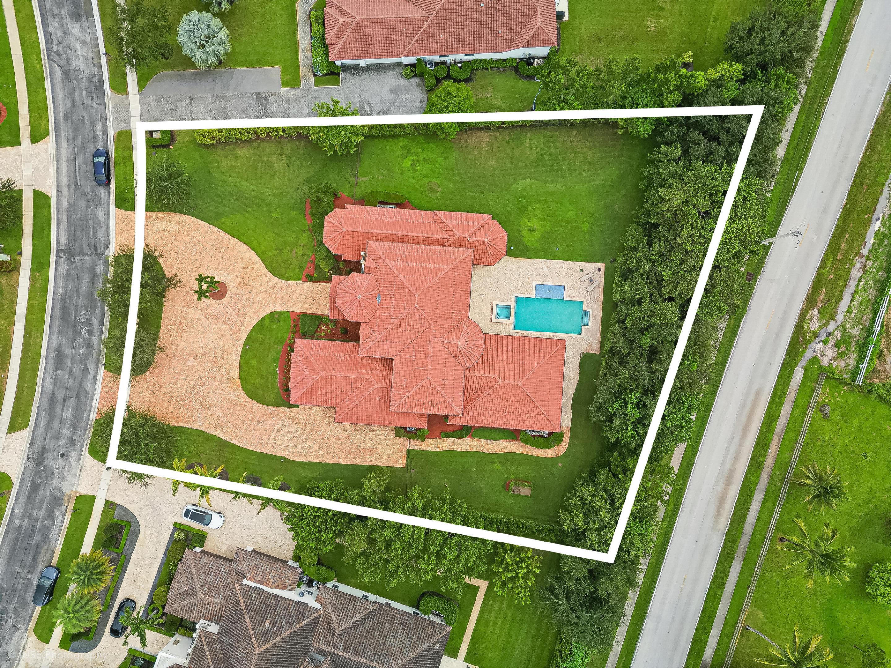 2825 Jockey Circle W