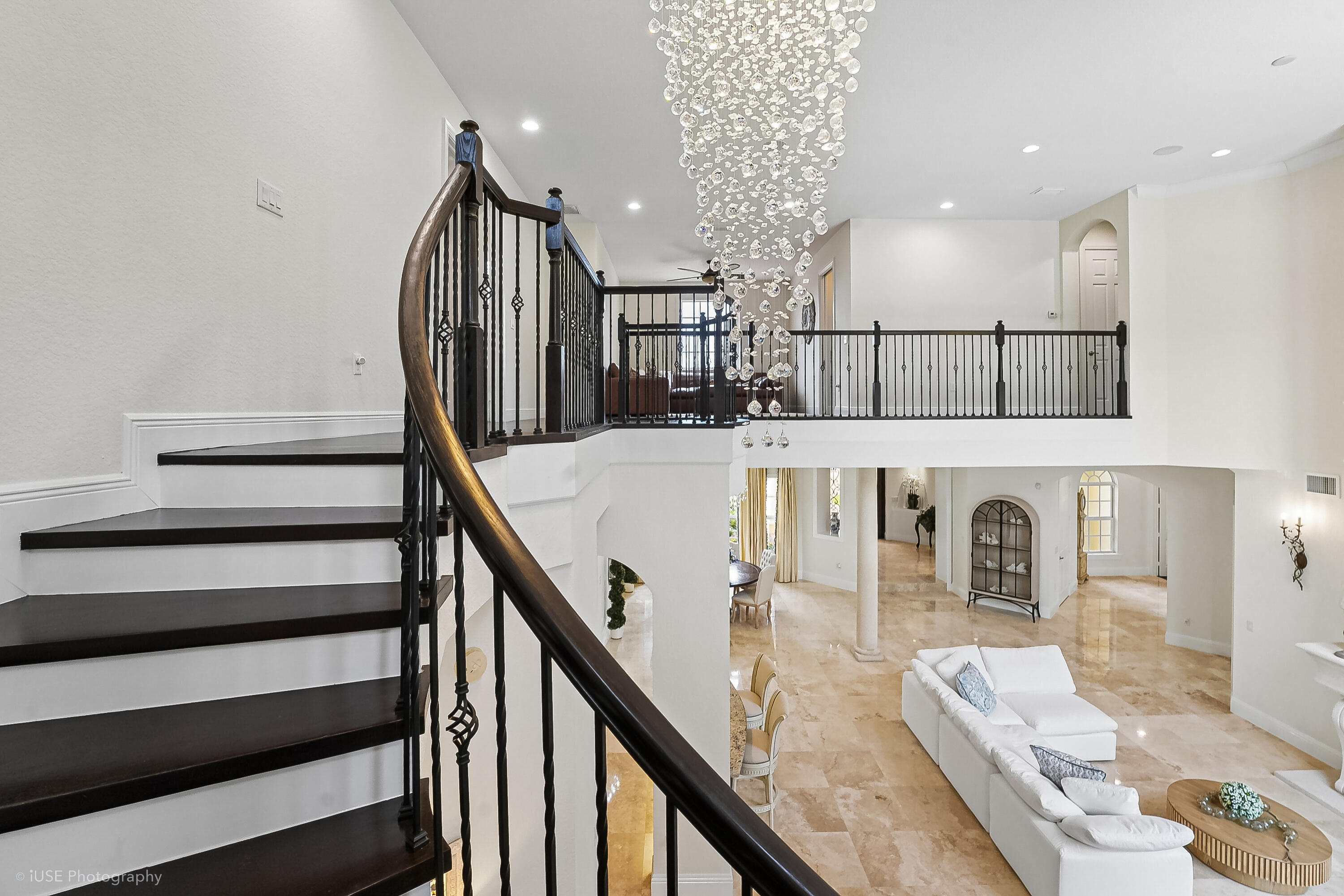 2825 Jockey Circle W