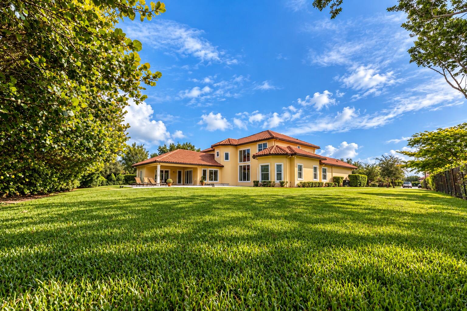 2825 Jockey Circle W