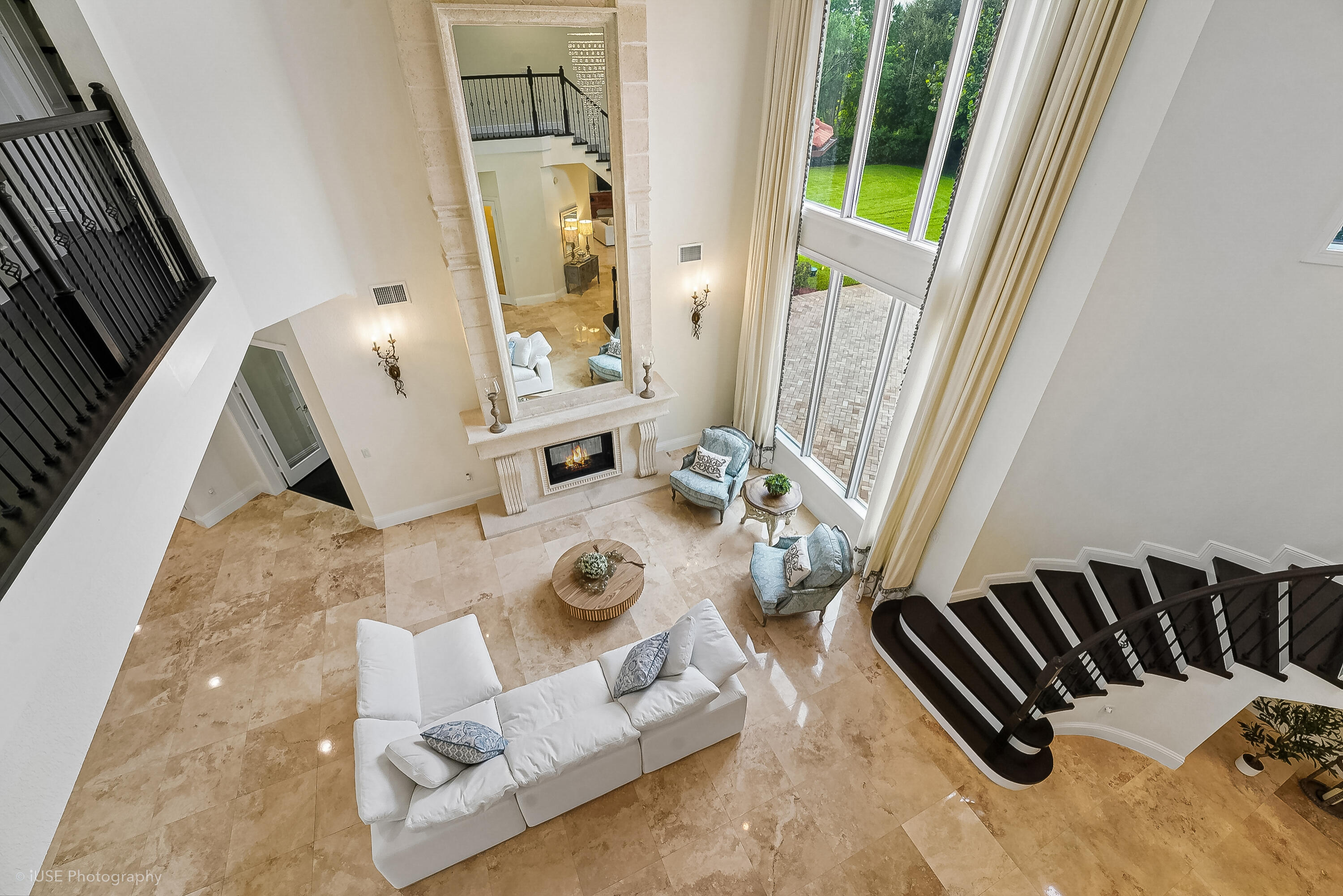 2825 Jockey Circle W