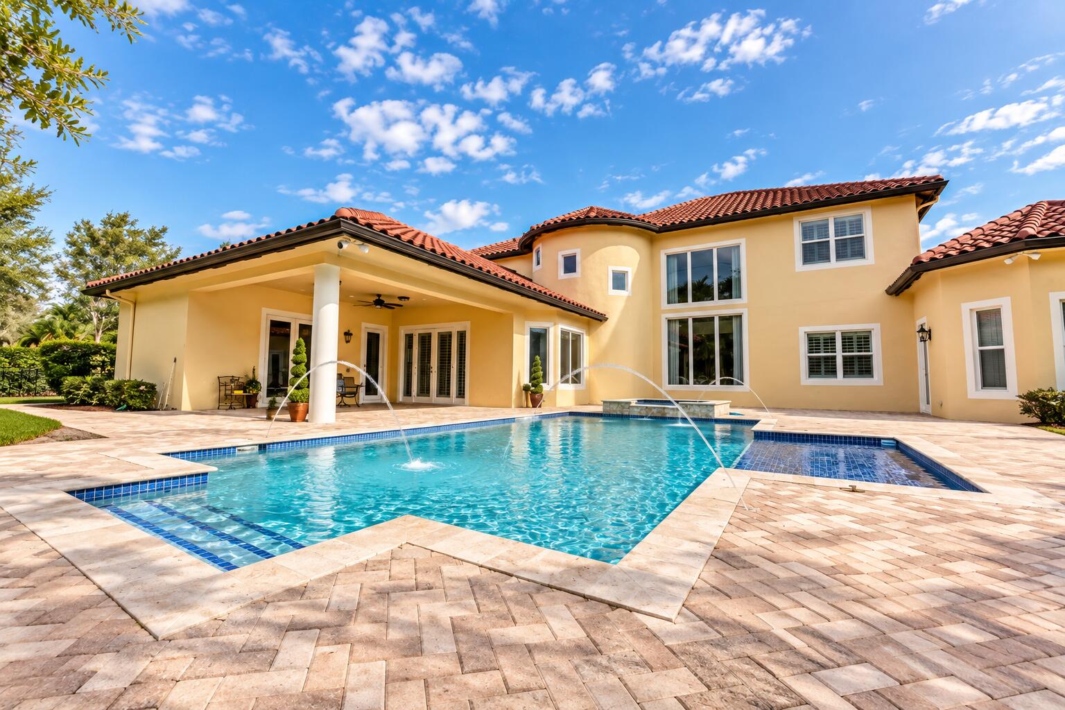 2825 Jockey Circle W