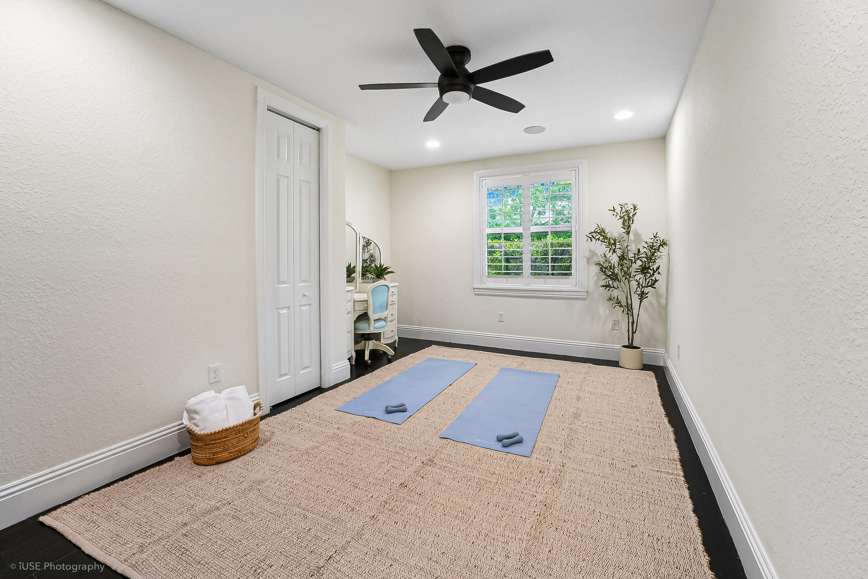 2825 Jockey Circle W