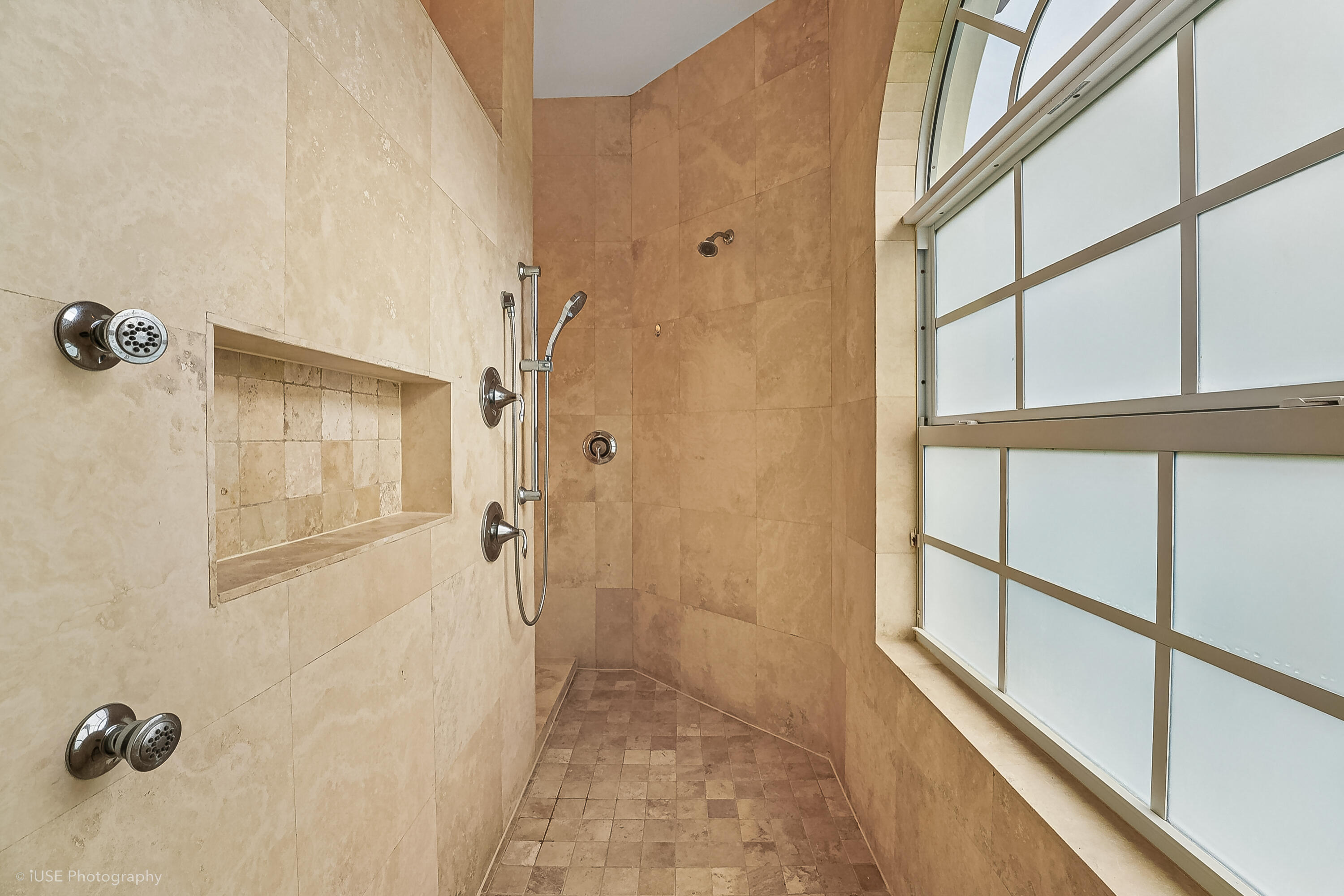2825 Jockey Circle W