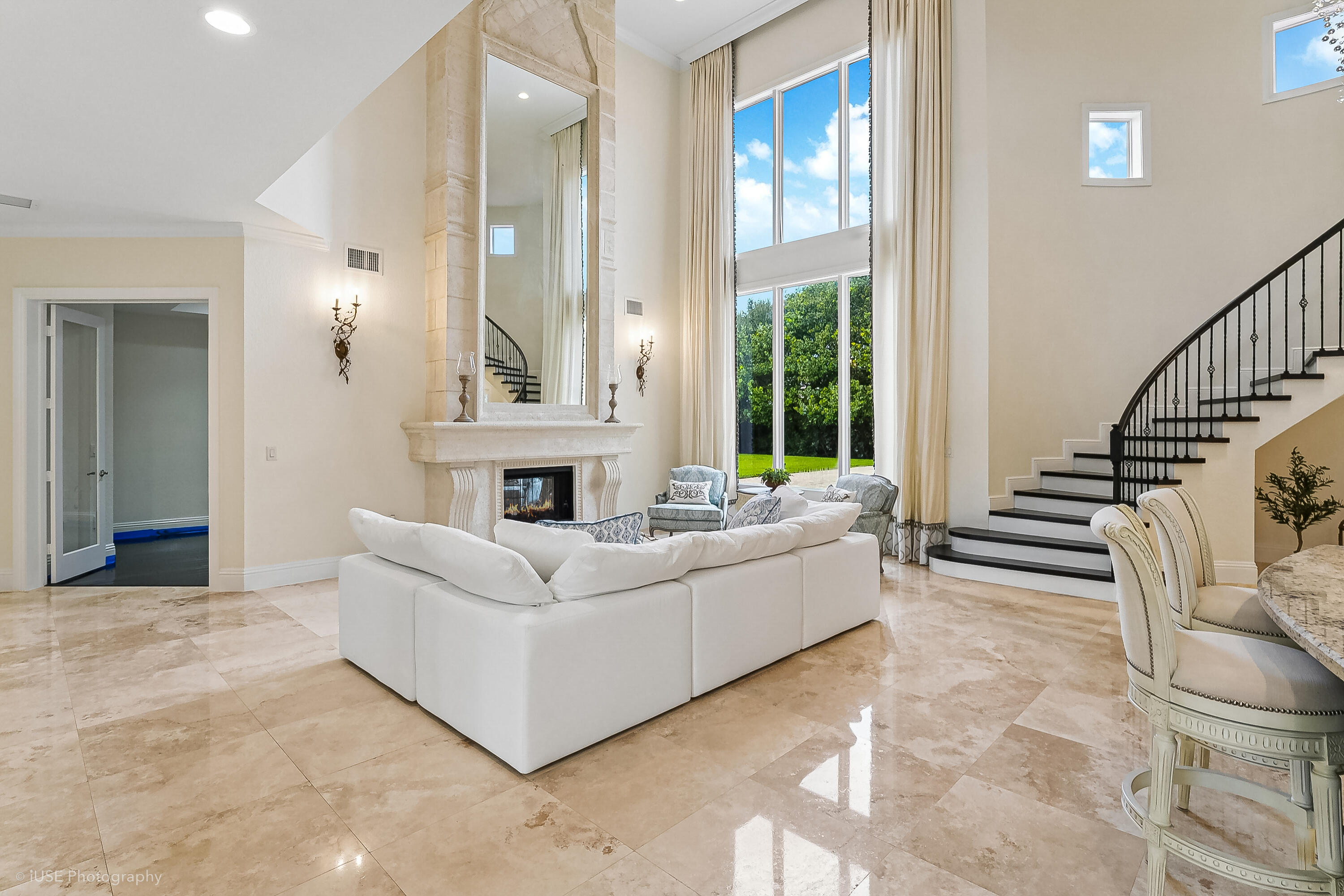 2825 Jockey Circle W