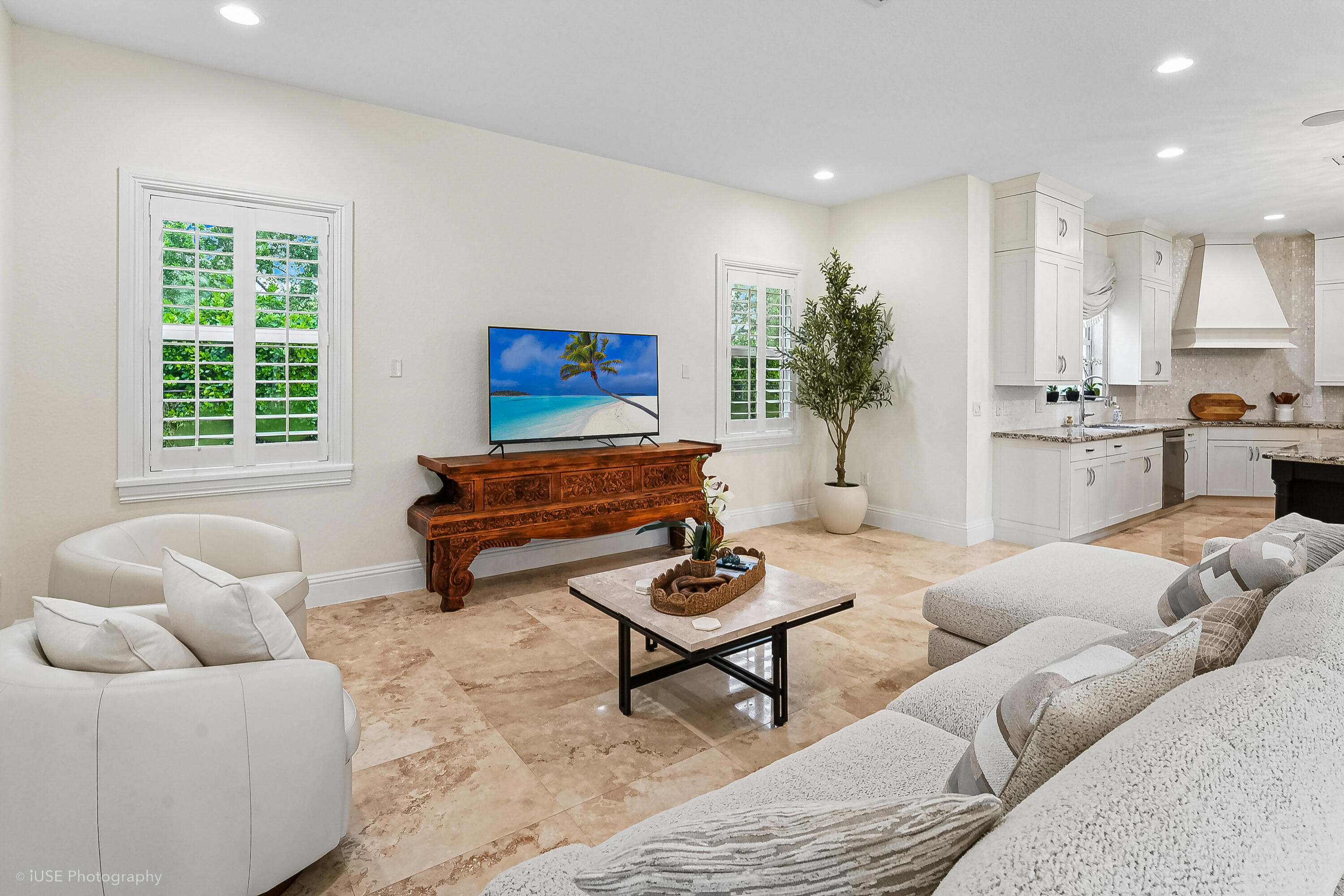 2825 Jockey Circle W