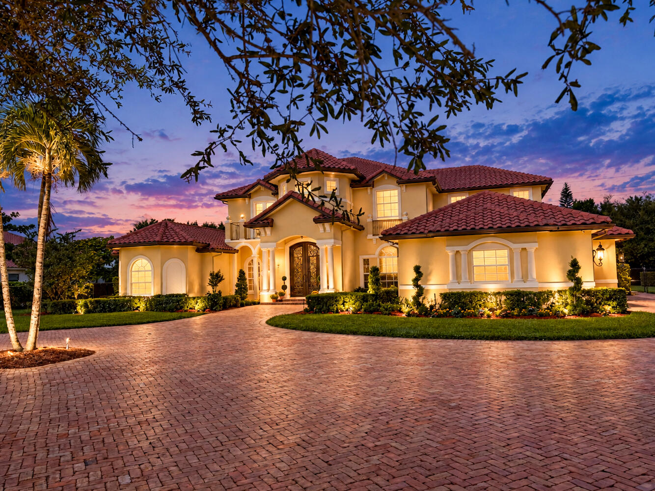 2825 Jockey Circle W