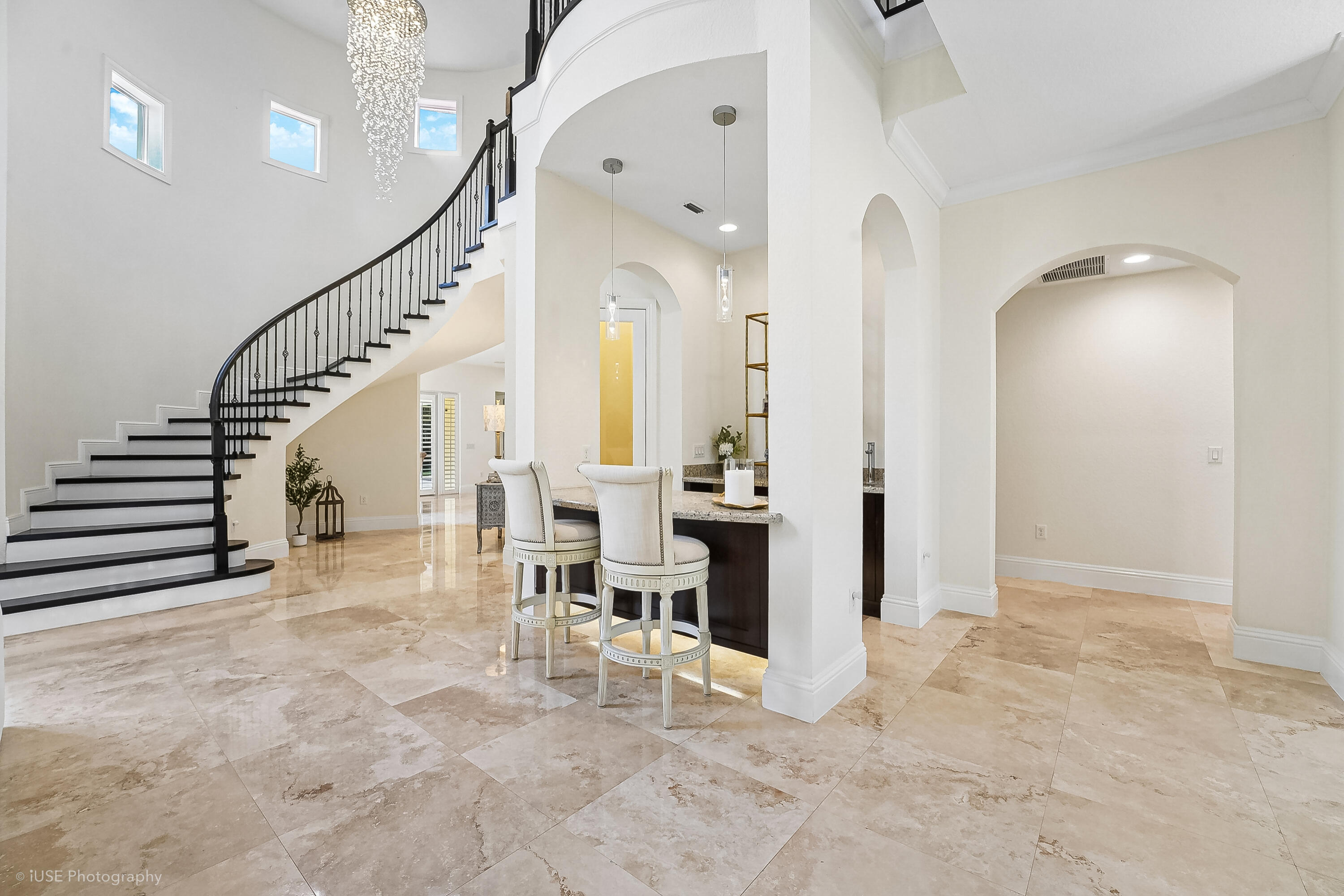 2825 Jockey Circle W