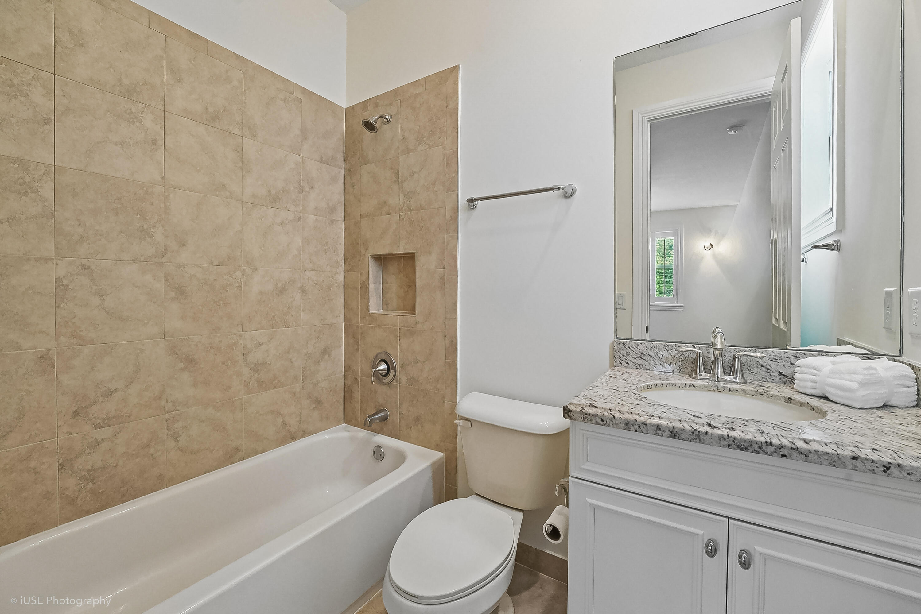 2825 Jockey Circle W
