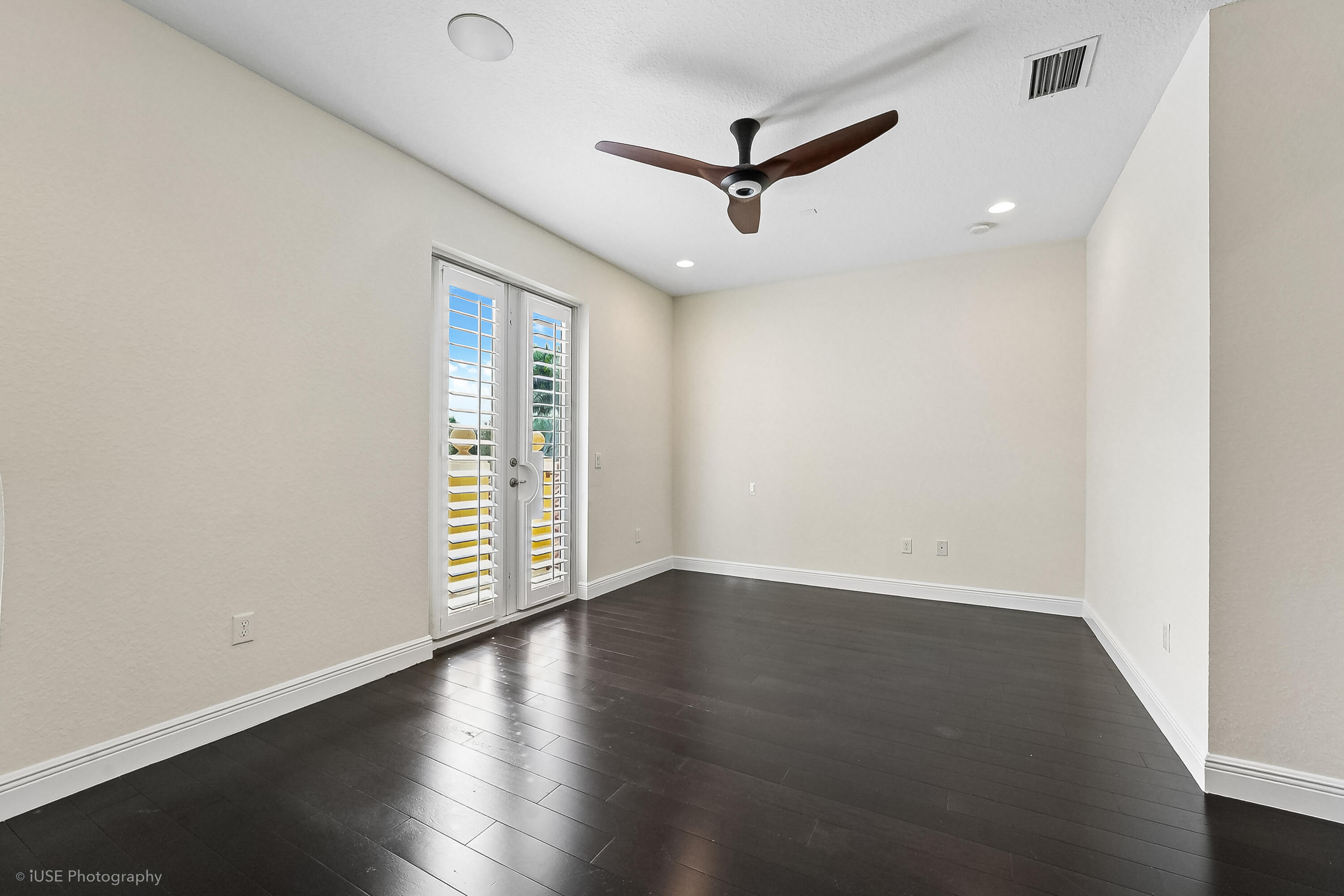 2825 Jockey Circle W