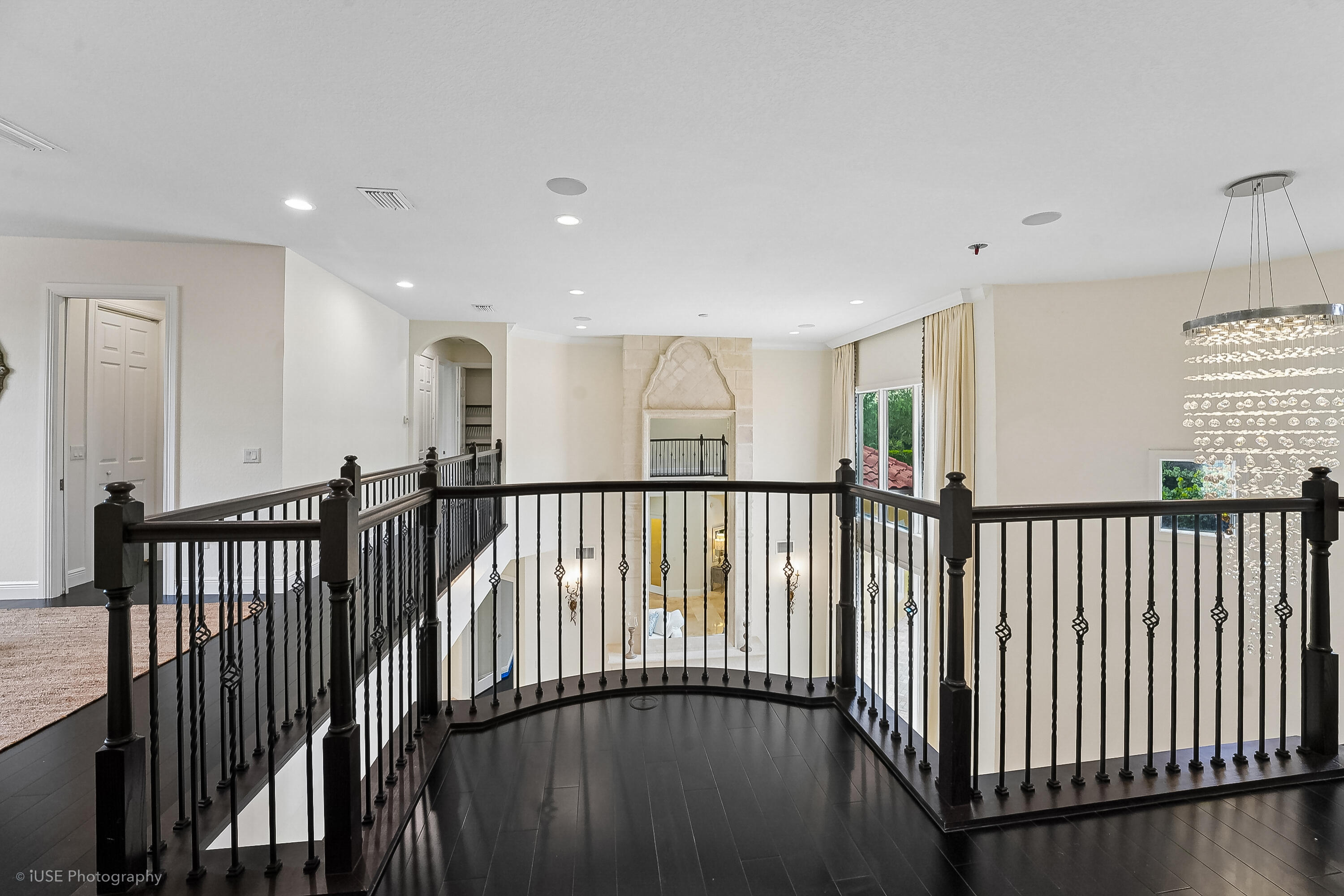 2825 Jockey Circle W