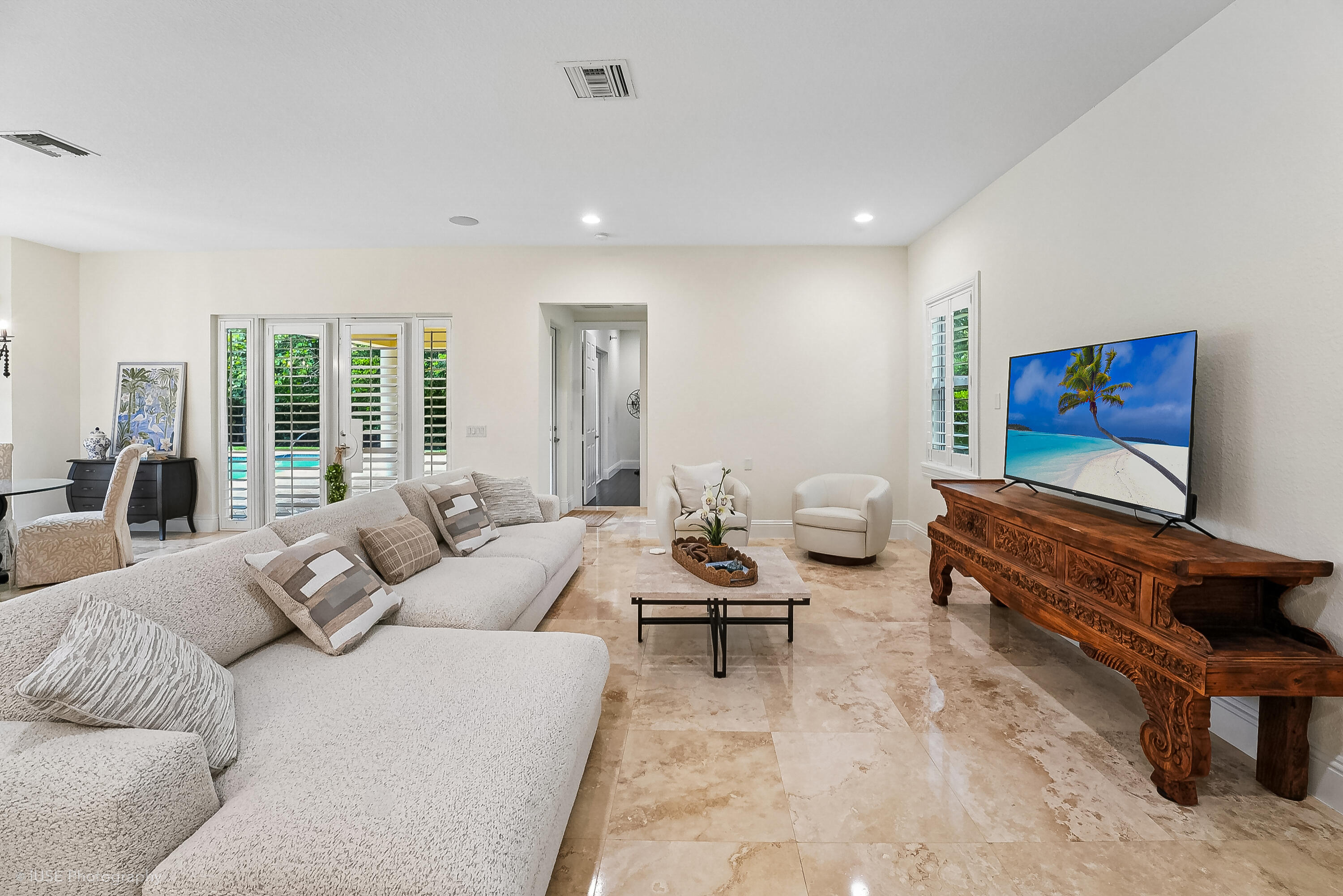 2825 Jockey Circle W
