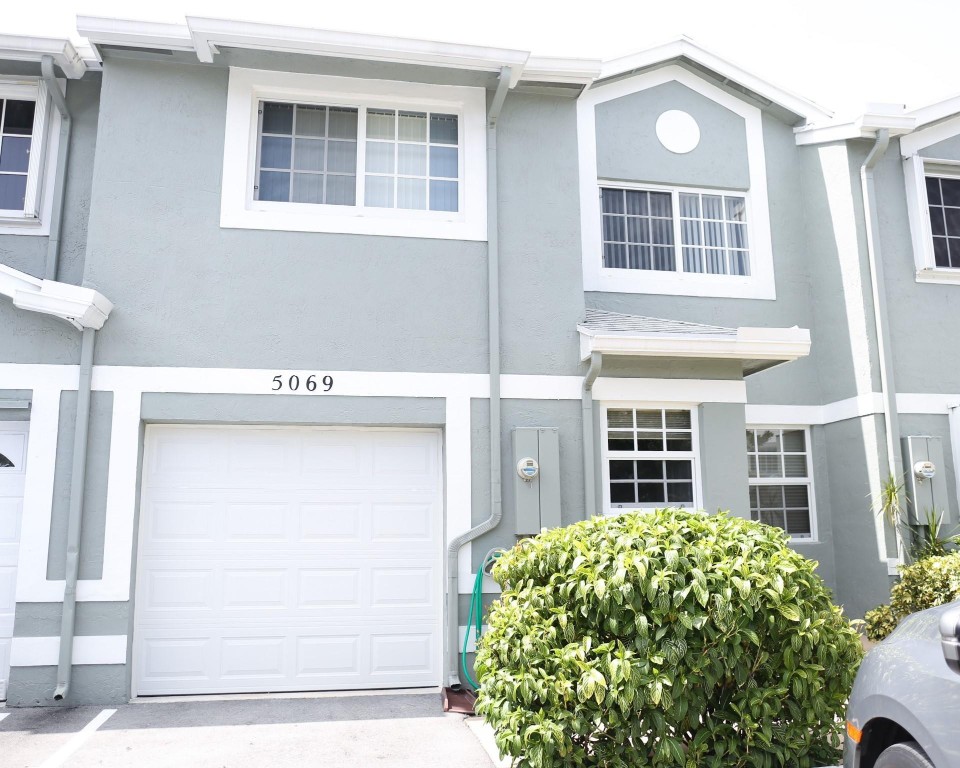 5069 SW 123rd Ter 5069