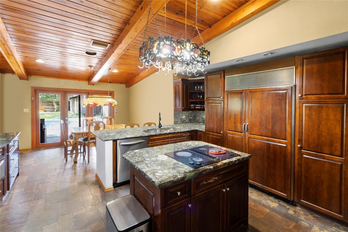 4941 Thoroughbred Ln