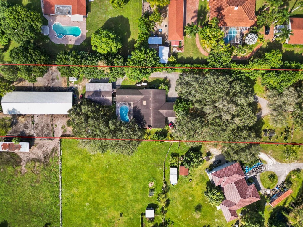 4941 Thoroughbred Ln