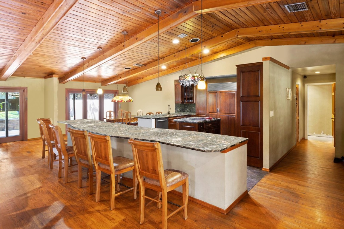 4941 Thoroughbred Ln