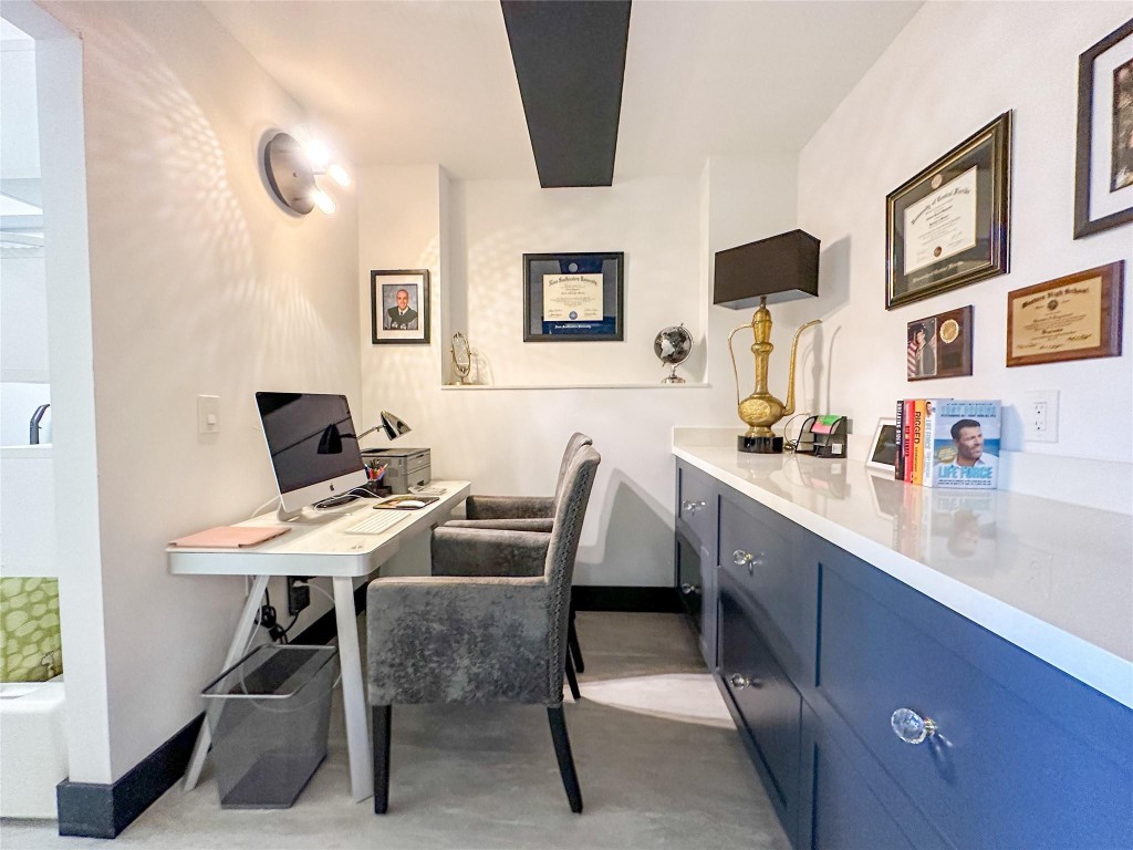 1715 WHITEHALL DR 301