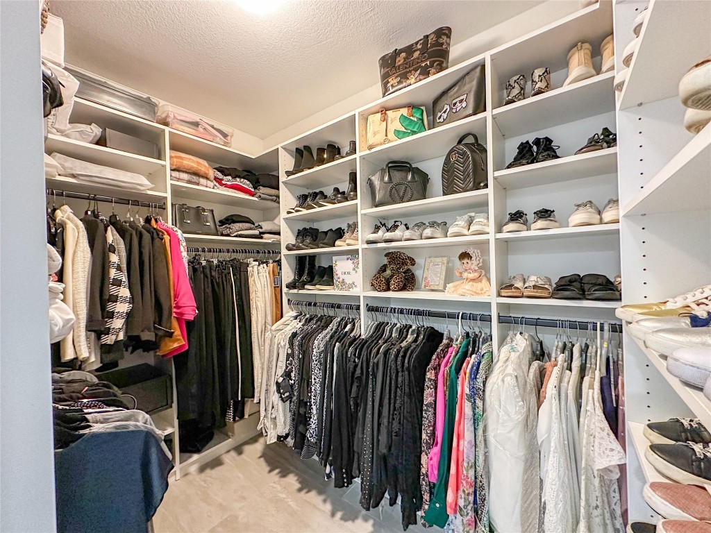 1715 WHITEHALL DR 301