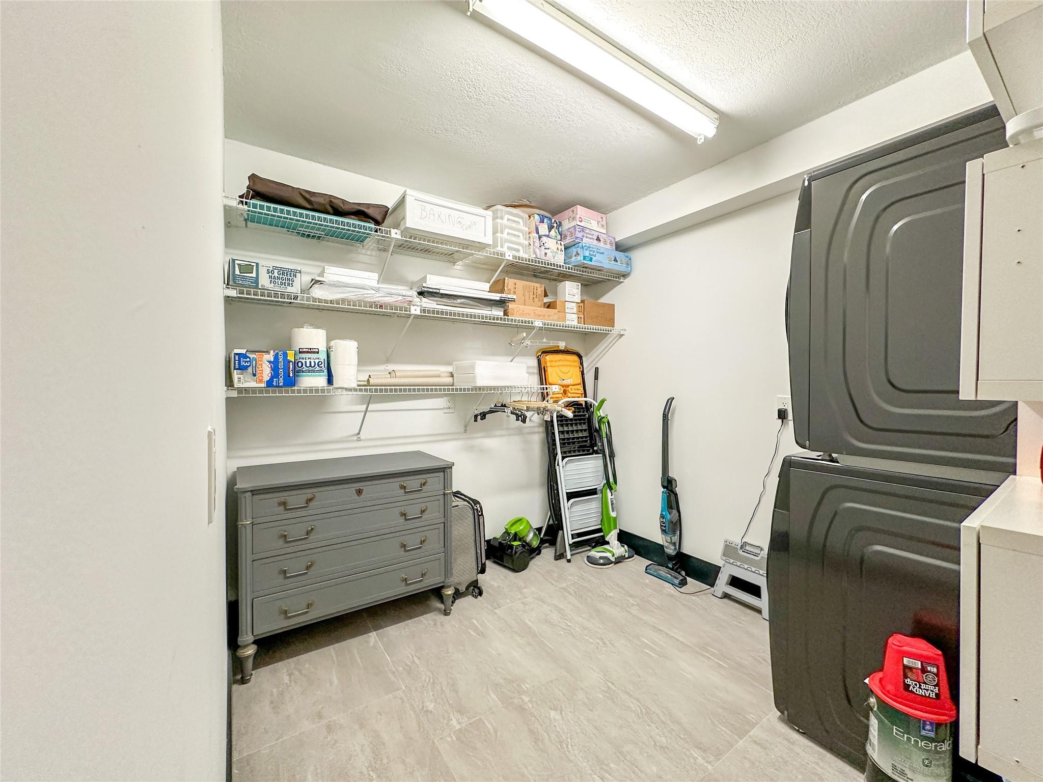 1715 WHITEHALL DR 301