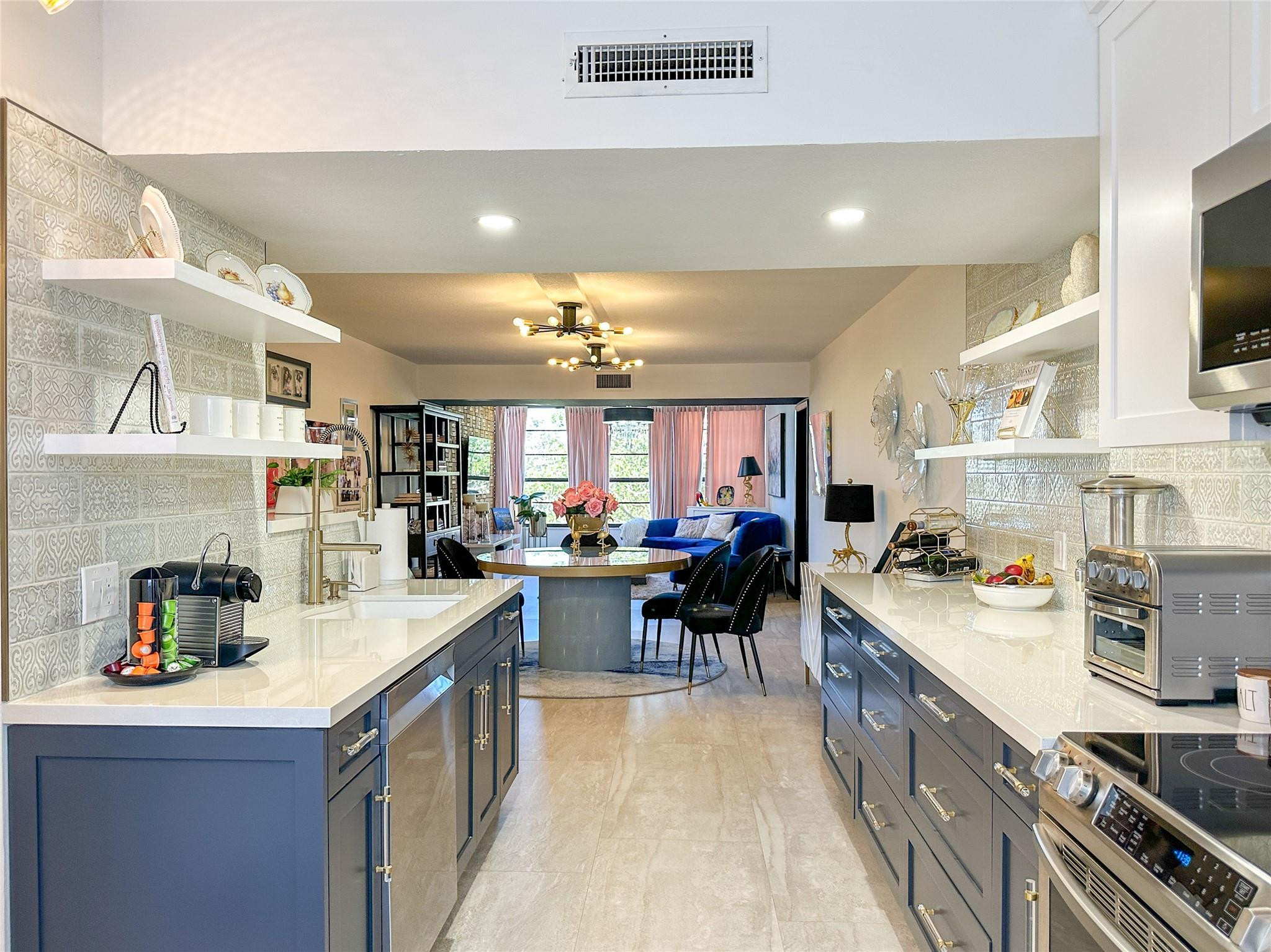 1715 WHITEHALL DR 301