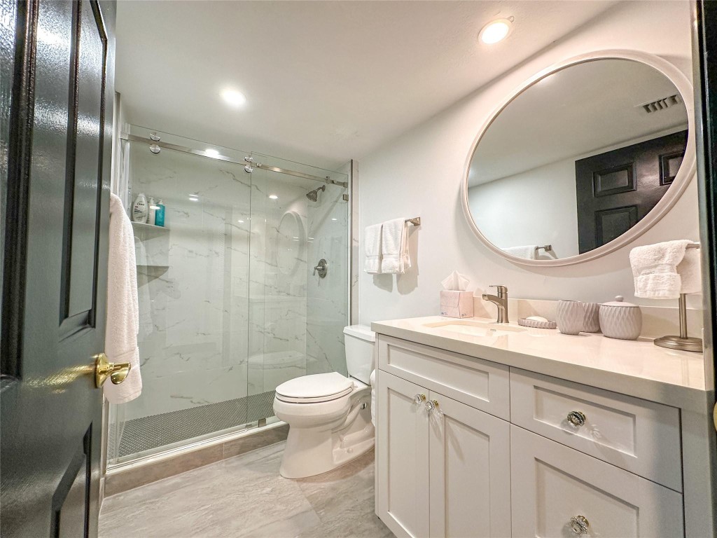 1715 WHITEHALL DR 301