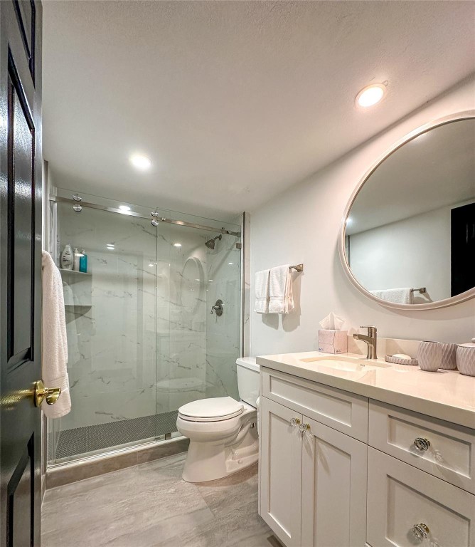 1715 WHITEHALL DR 301