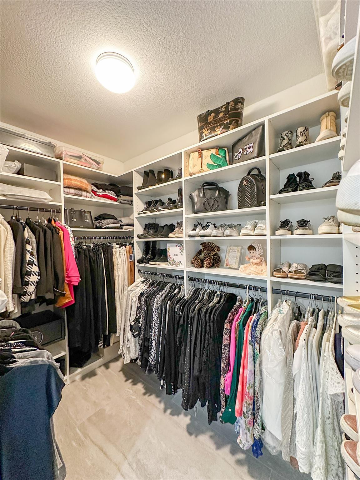 1715 WHITEHALL DR 301