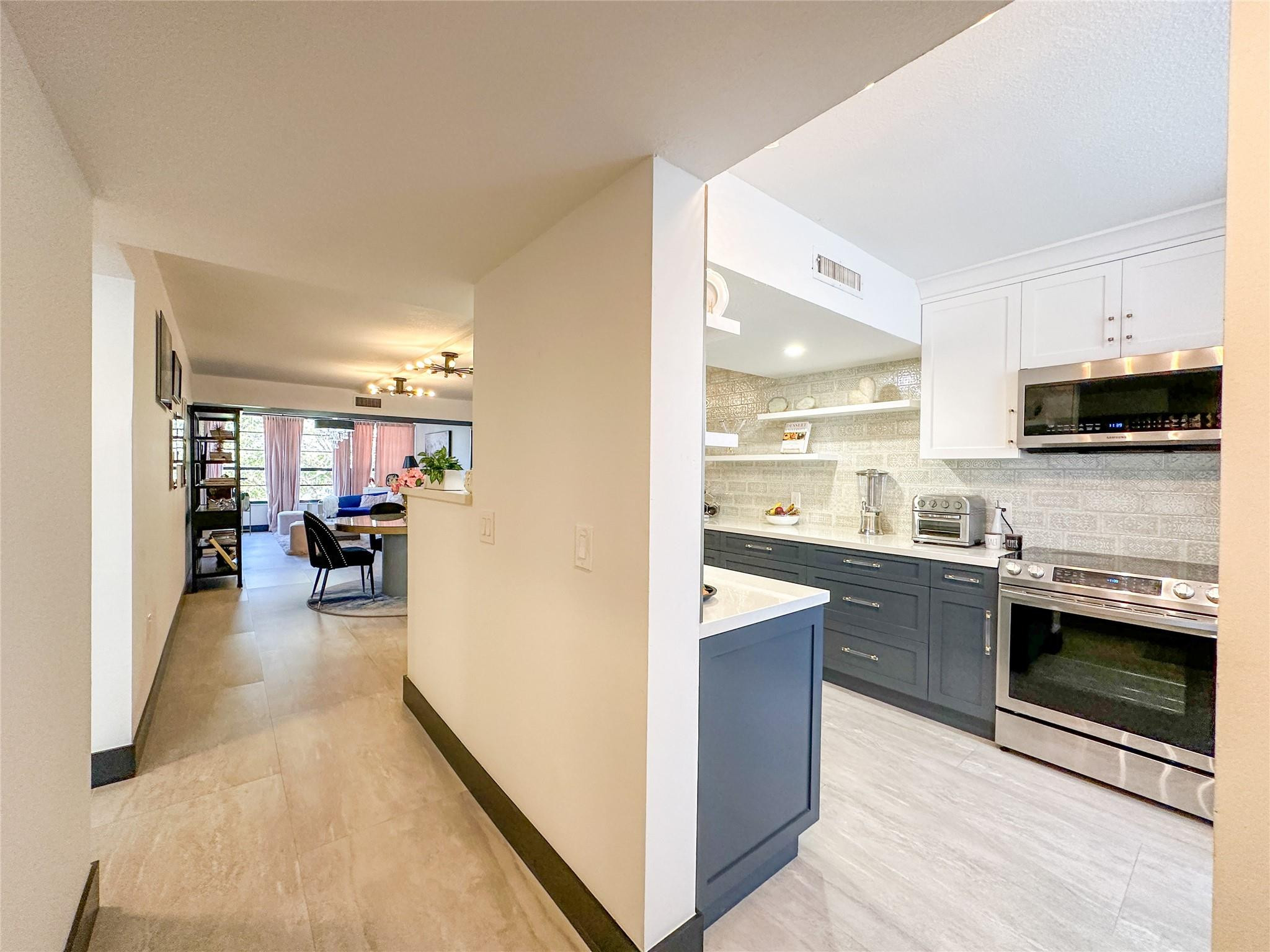 1715 WHITEHALL DR 301