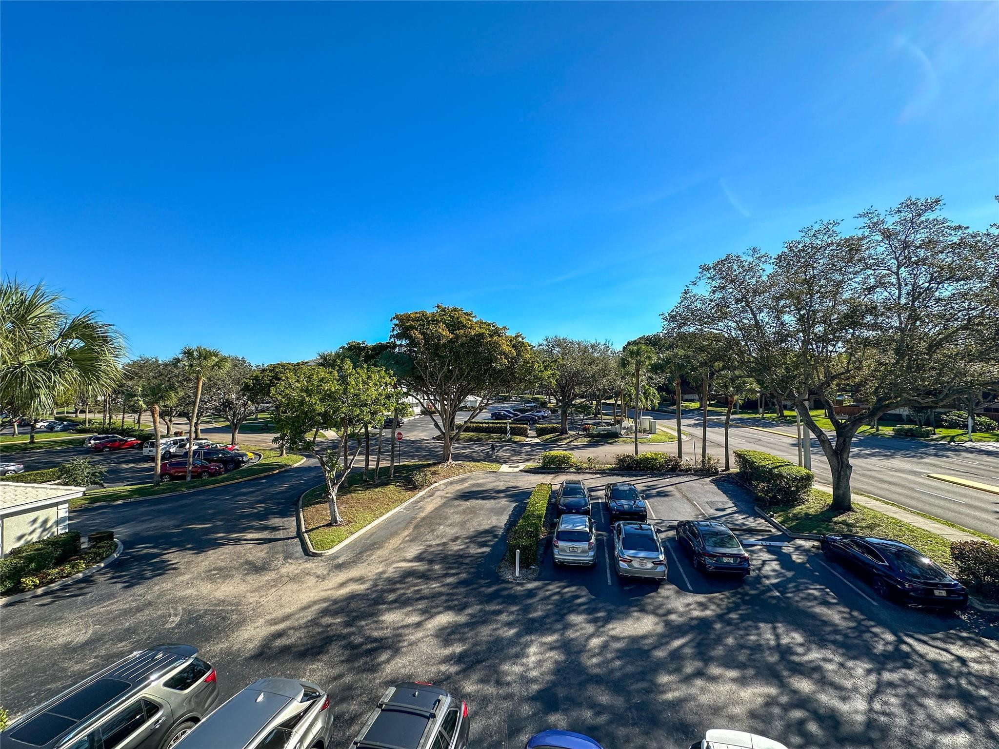 1715 WHITEHALL DR 301