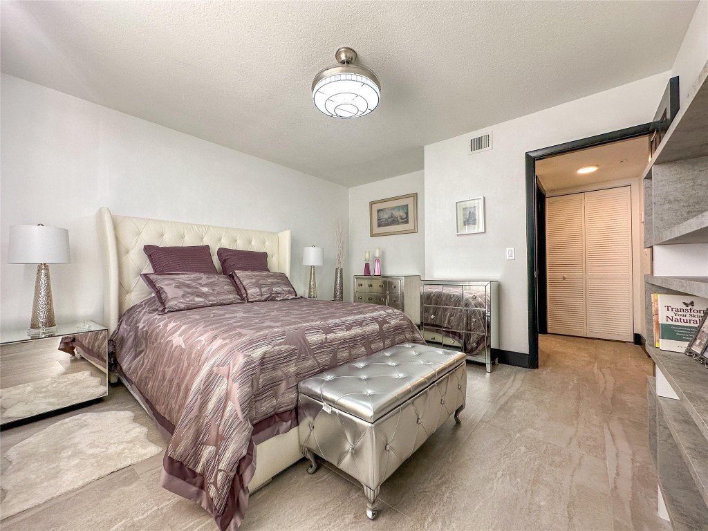 1715 WHITEHALL DR 301