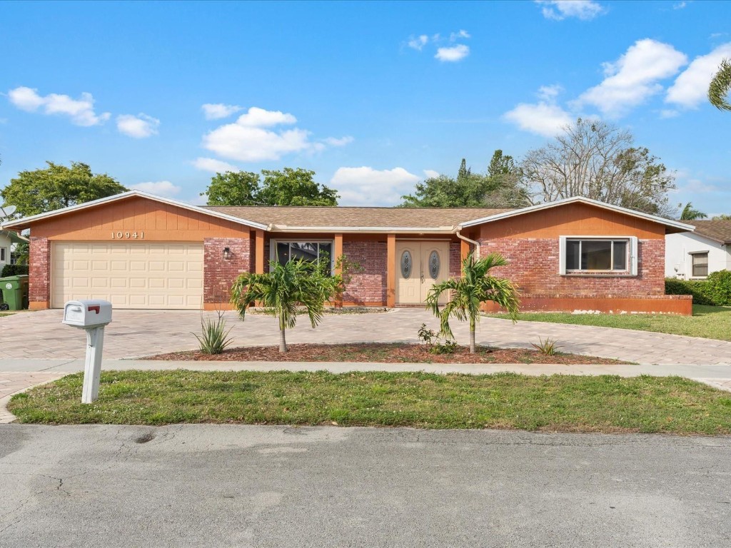 10941 NW 16 CT