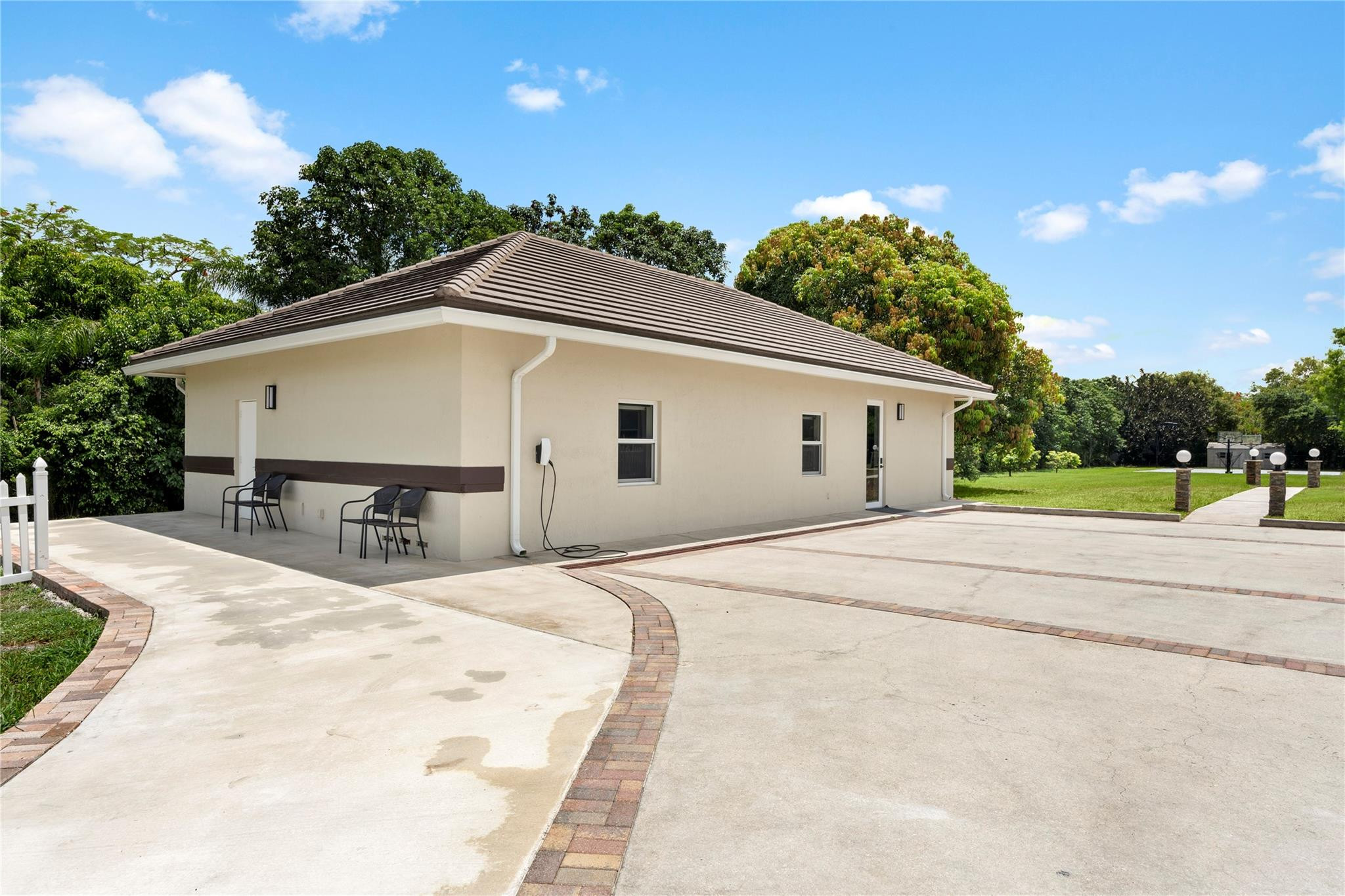 2750 SW 121 AVE