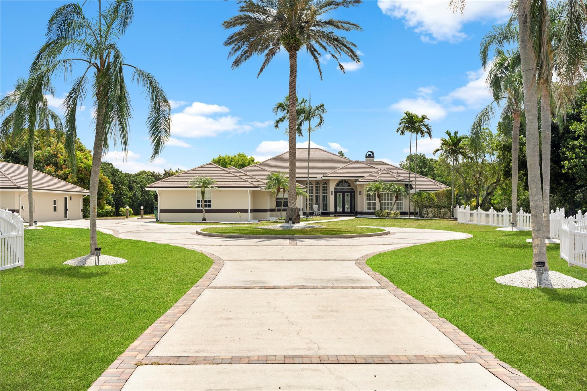 2750 SW 121 AVE