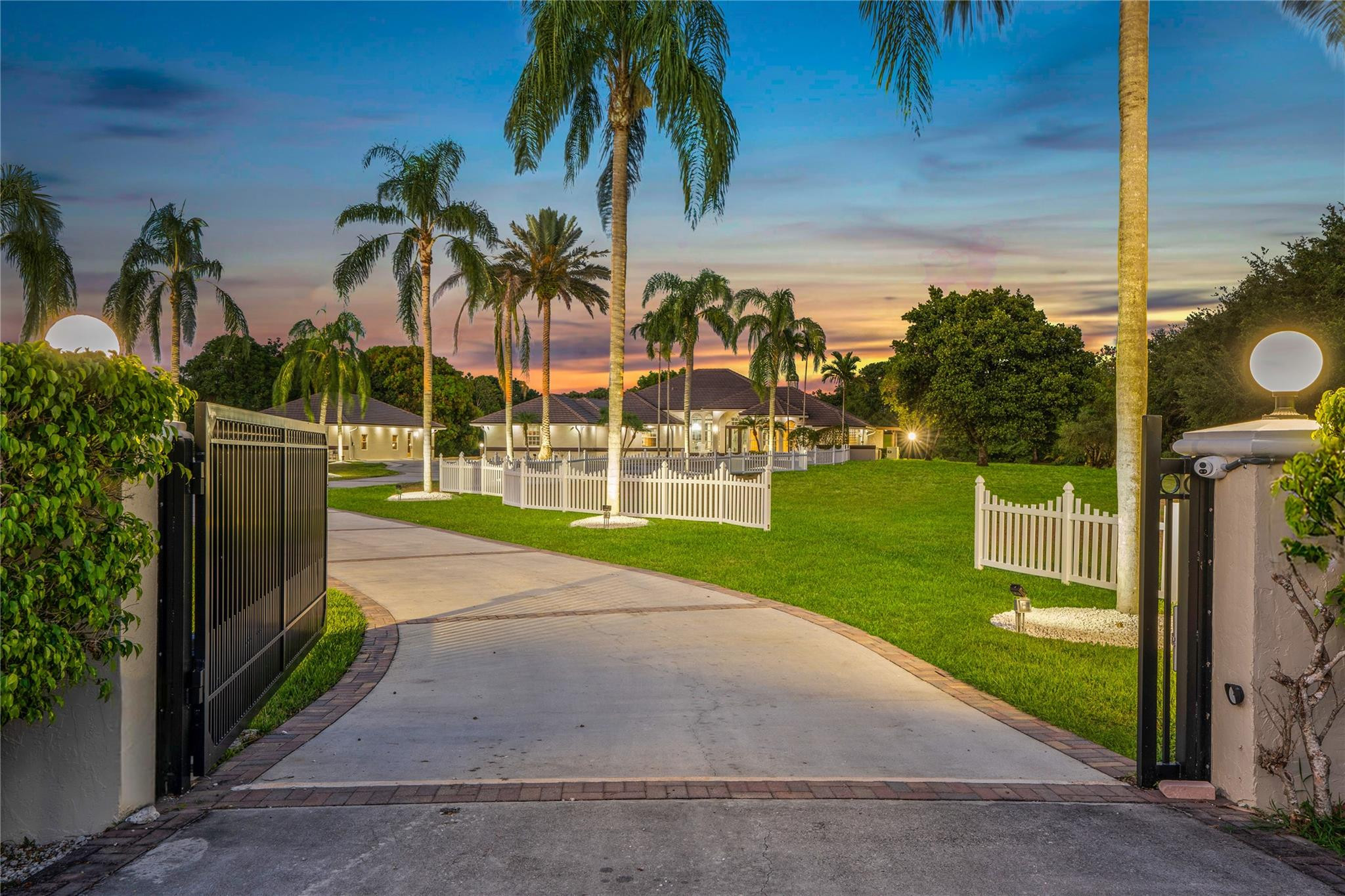 2750 SW 121 AVE