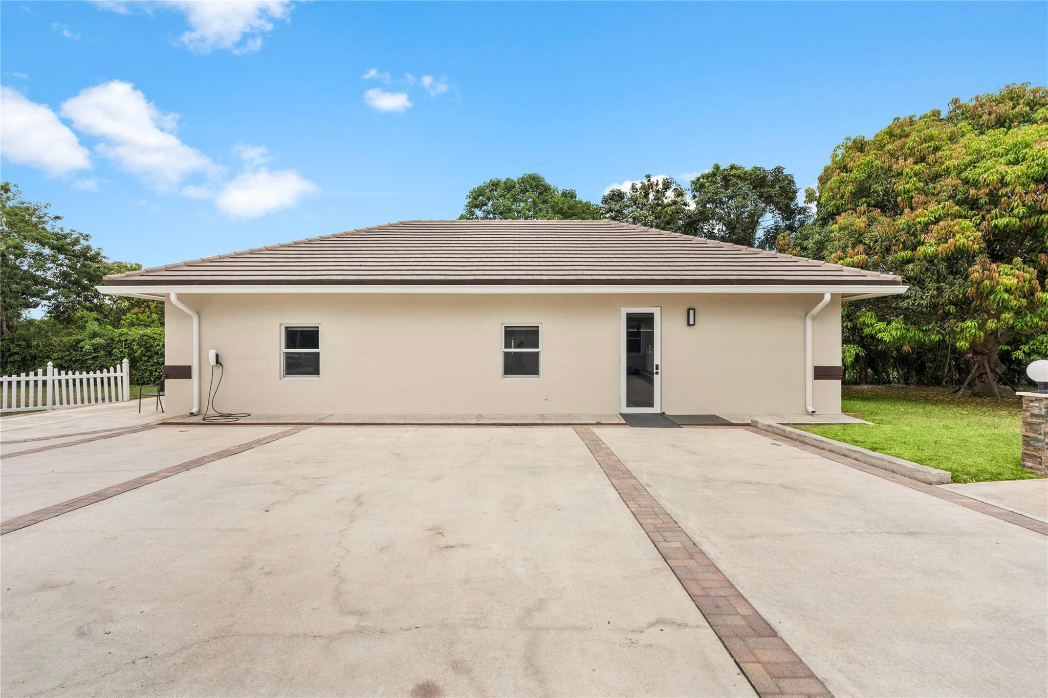 2750 SW 121 AVE