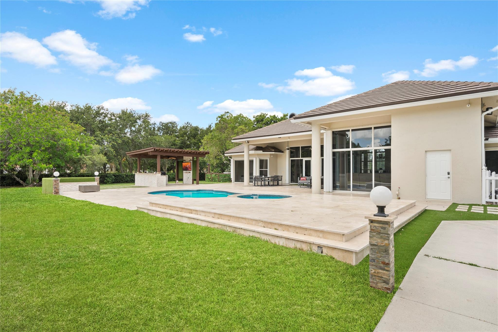 2750 SW 121 AVE